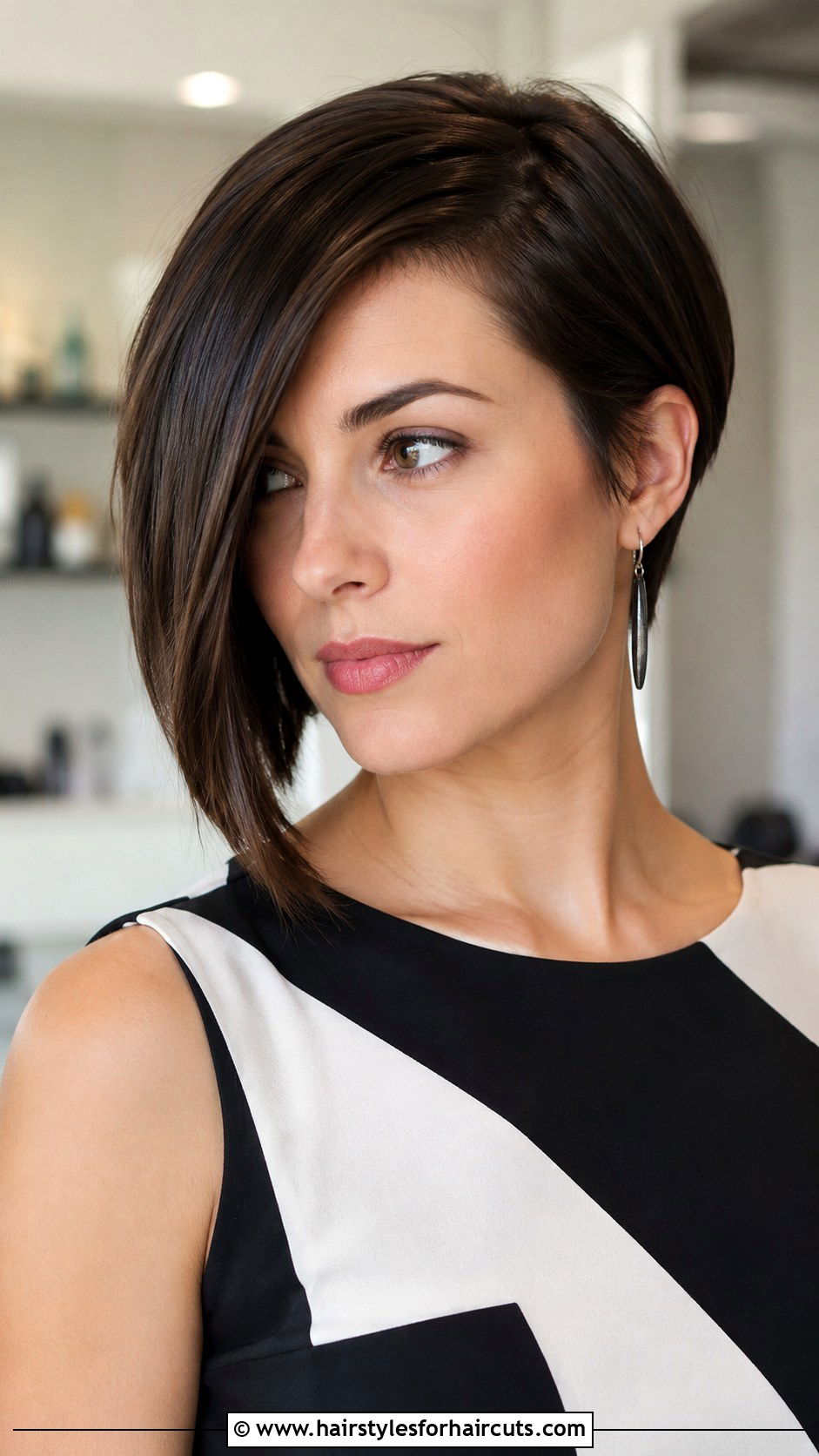 Asymmetrical Bob Haircut - 25 famous haircuts - 25 famous haircuts