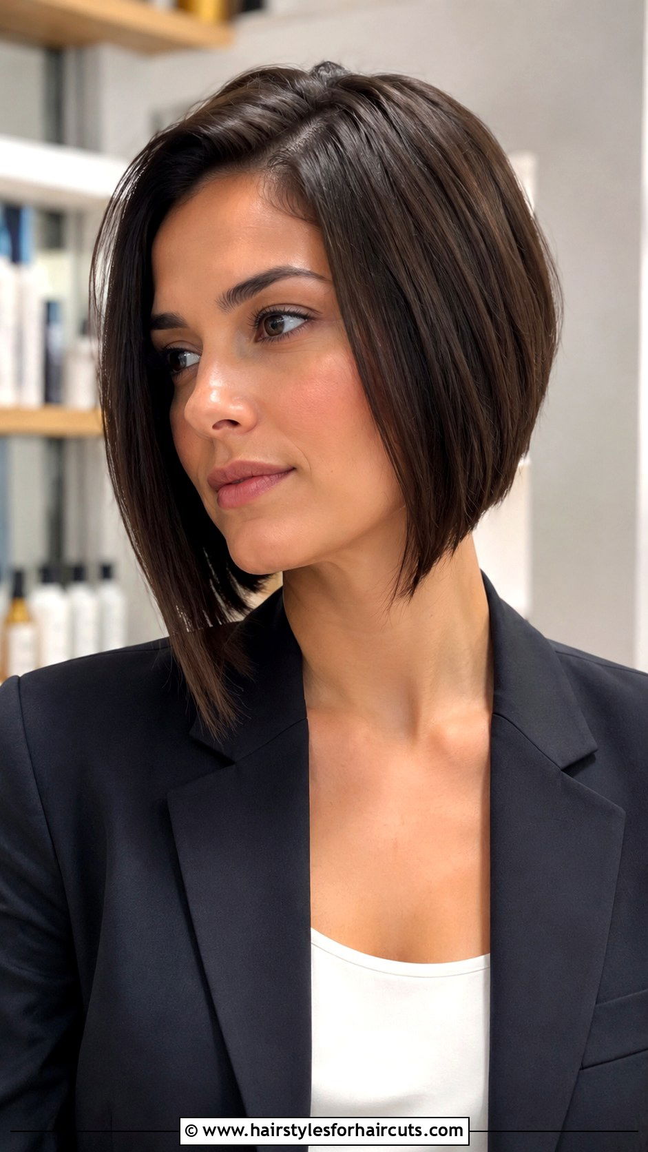 Asymmetrical Bob Haircut - 25 get haircuts - 25 get haircuts