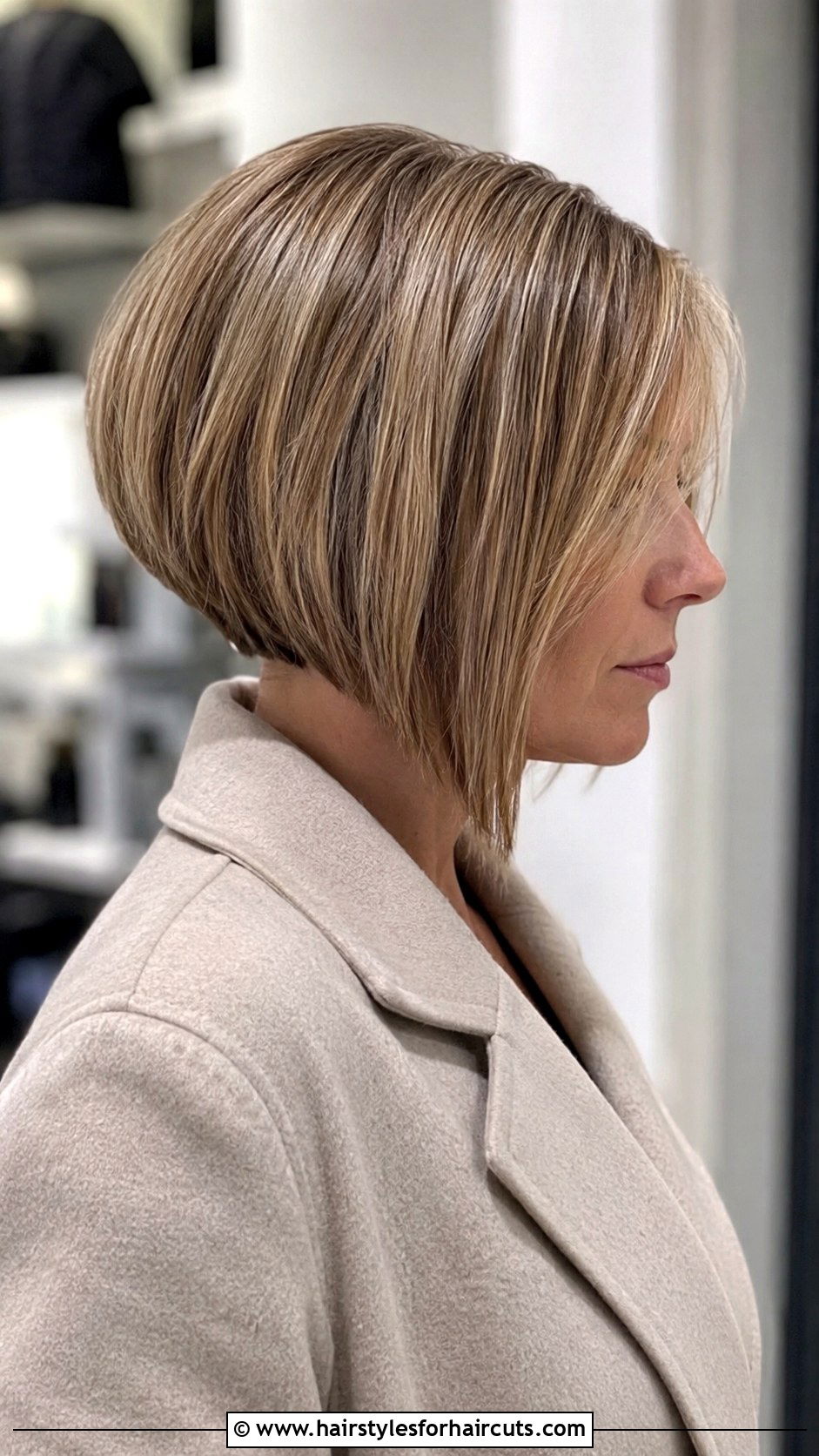 Asymmetrical Bob Haircut - 25 haircuts for round face women - 25 haircuts for round face women