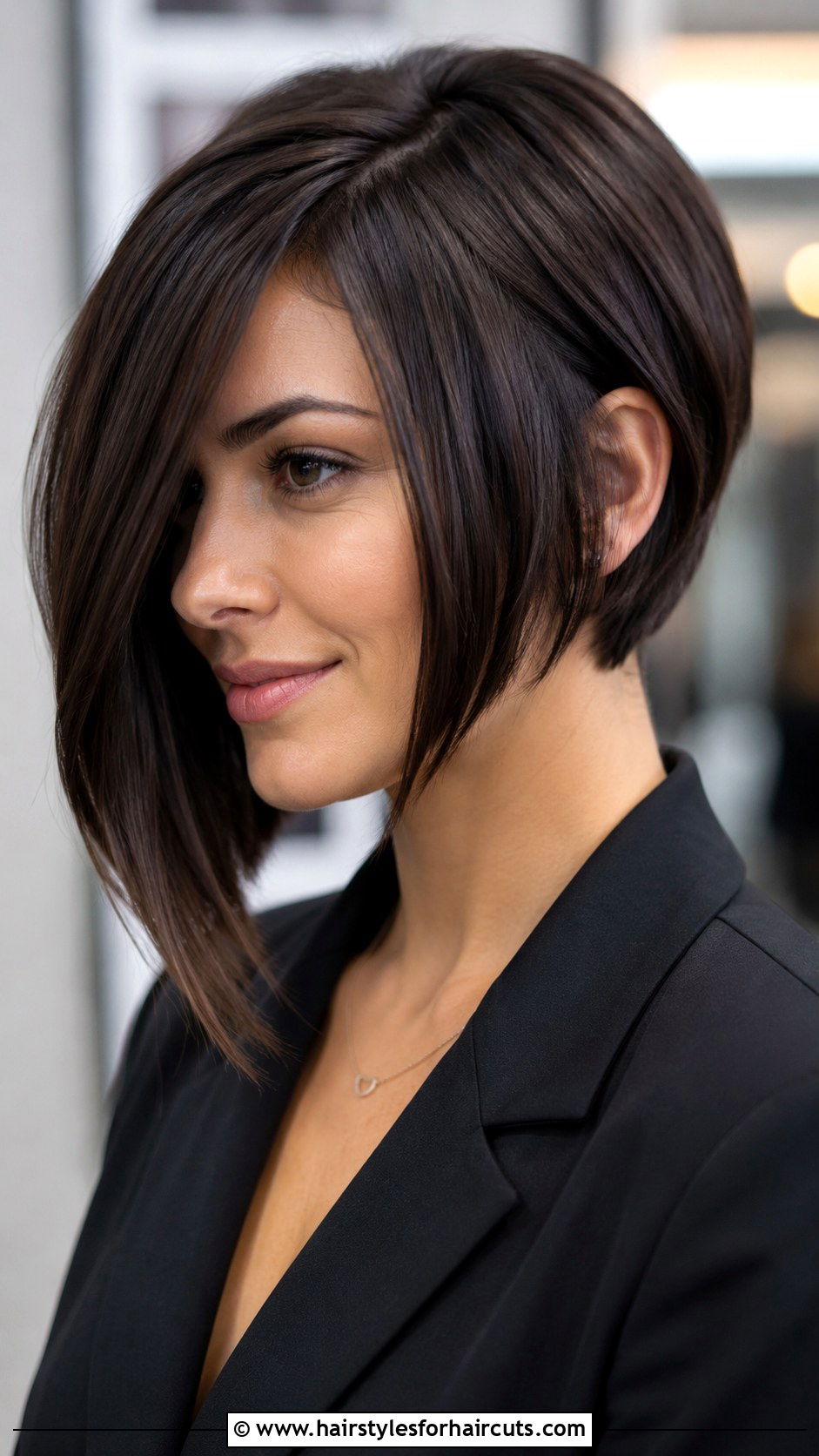 Asymmetrical Bob Haircut - 25 best haircuts for women with fine hair - 25 best haircuts for women with fine hair