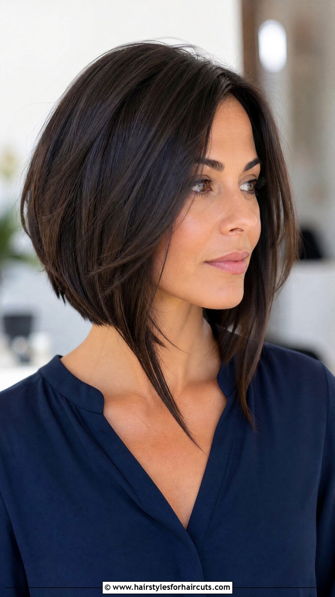 Asymmetrical Bob Haircut - 25 short hairstyles for round faces over 50 - 25 short hairstyles for round faces over 50