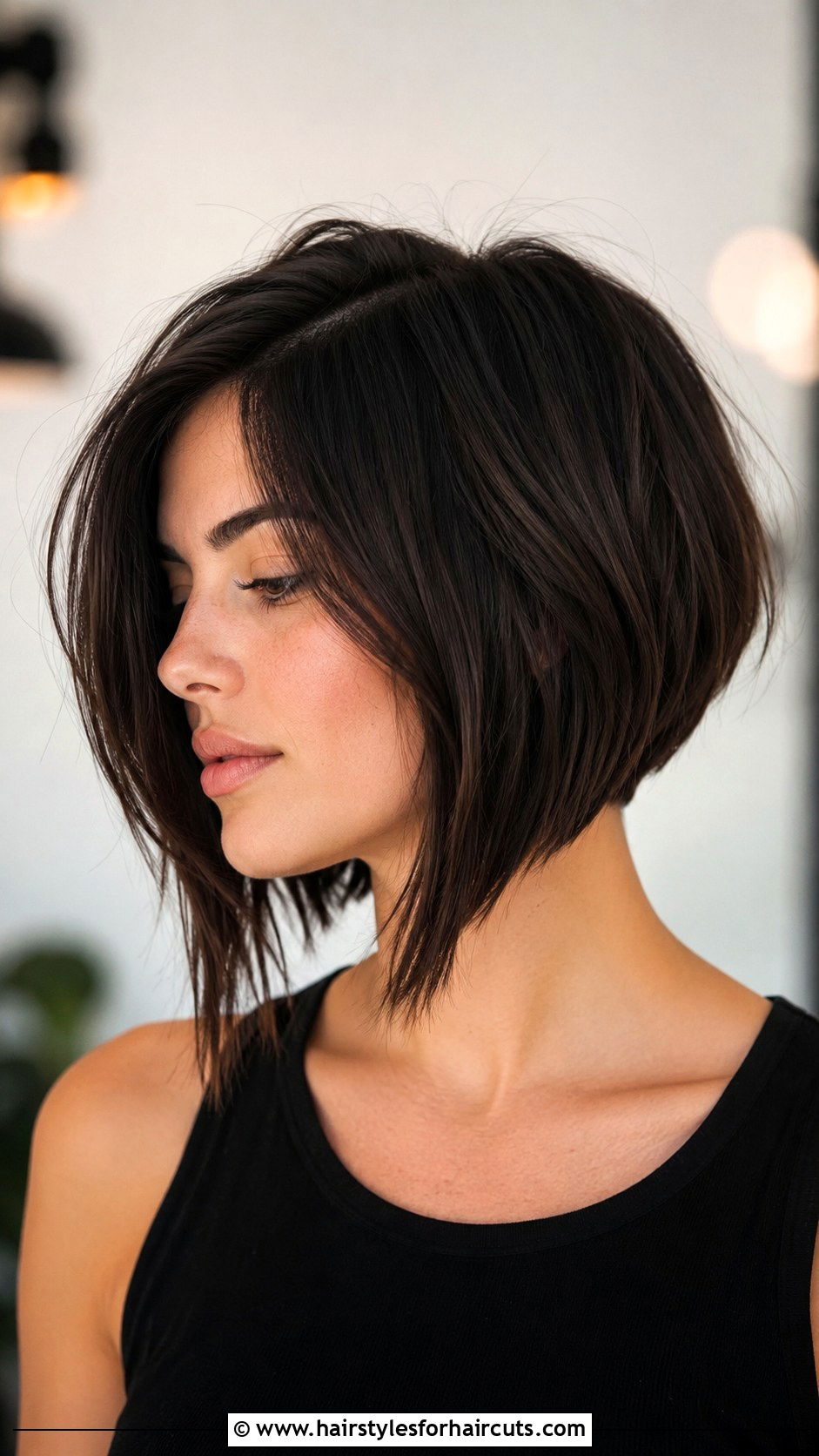Asymmetrical Bob Haircut - 25 low maintenance hairstyles for thick wavy hair - 25 low maintenance hairstyles for thick wavy hair