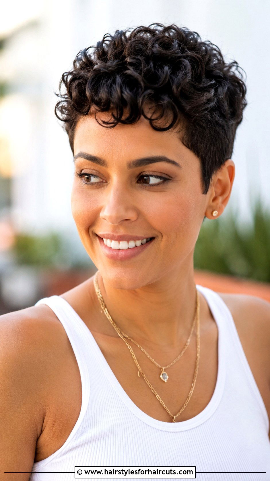 Asymmetrical Curly Bob - 25 haircuts for short curly hair women - 25 haircuts for short curly hair women