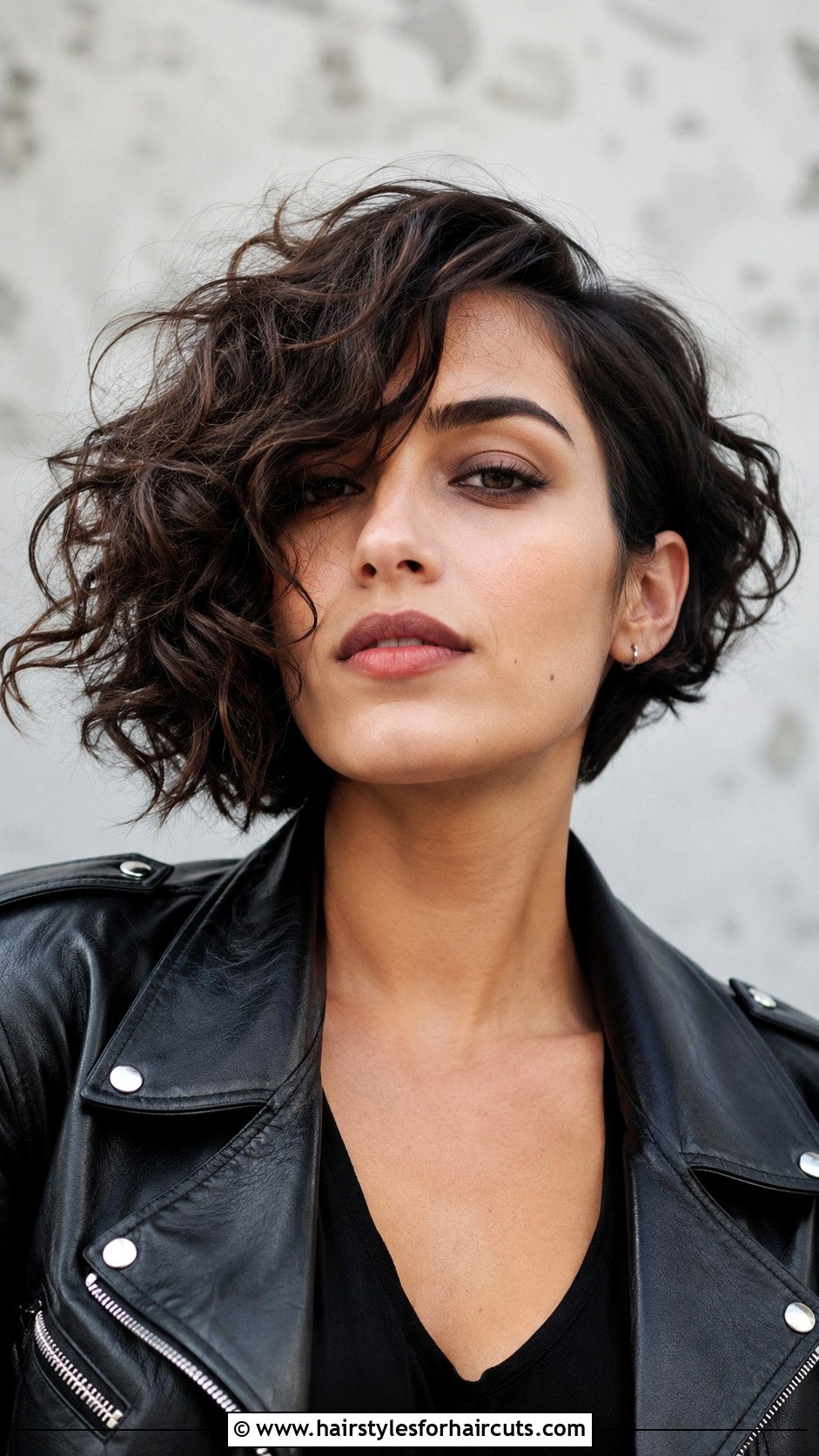 Asymmetrical Curly Bob Oval Face - 25 oval face haircuts curly hair - 25 oval face haircuts curly hair