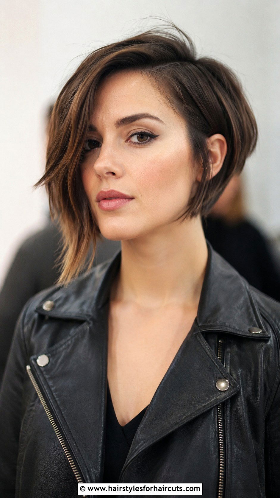 Asymmetrical Lob Haircut - 25 hairstyles for big face - 25 hairstyles for big face