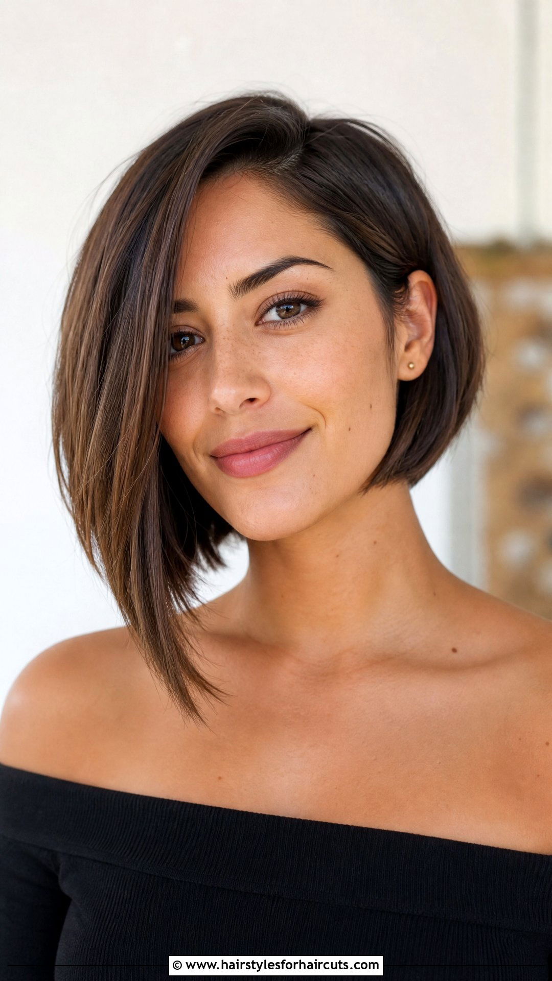 Asymmetrical Short Bob - 25 transition hairstyles for growing out short hair - 25 transition hairstyles for growing out short hair