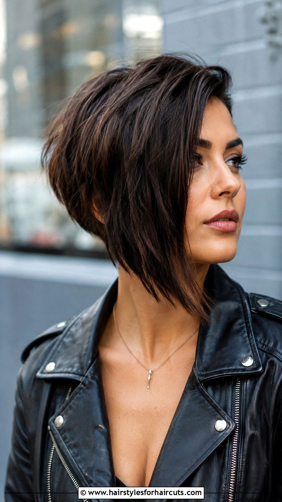 Asymmetrical Short Bob - 25 haircuts new orleans - 25 haircuts new orleans