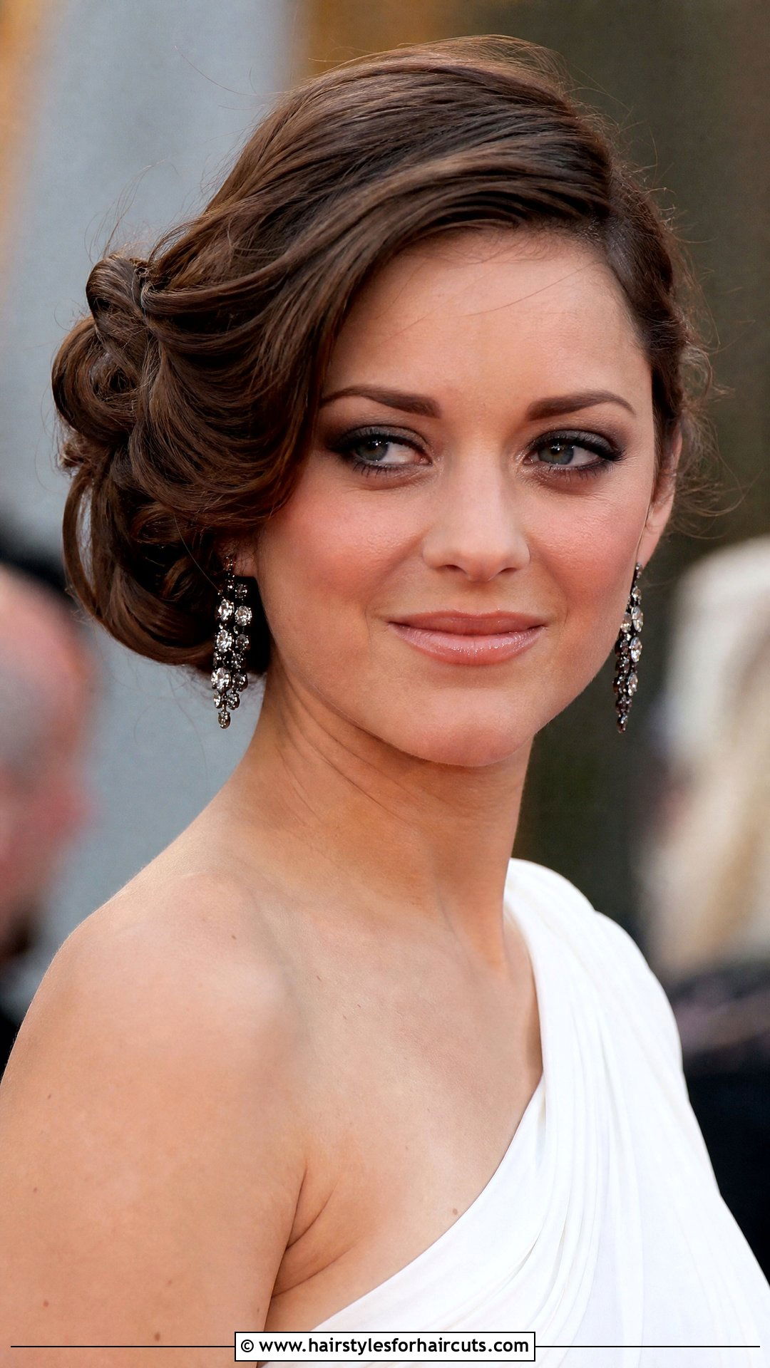 Asymmetrical Twist Updo - 25 wedding hairstyles up do - 25 wedding hairstyles up do