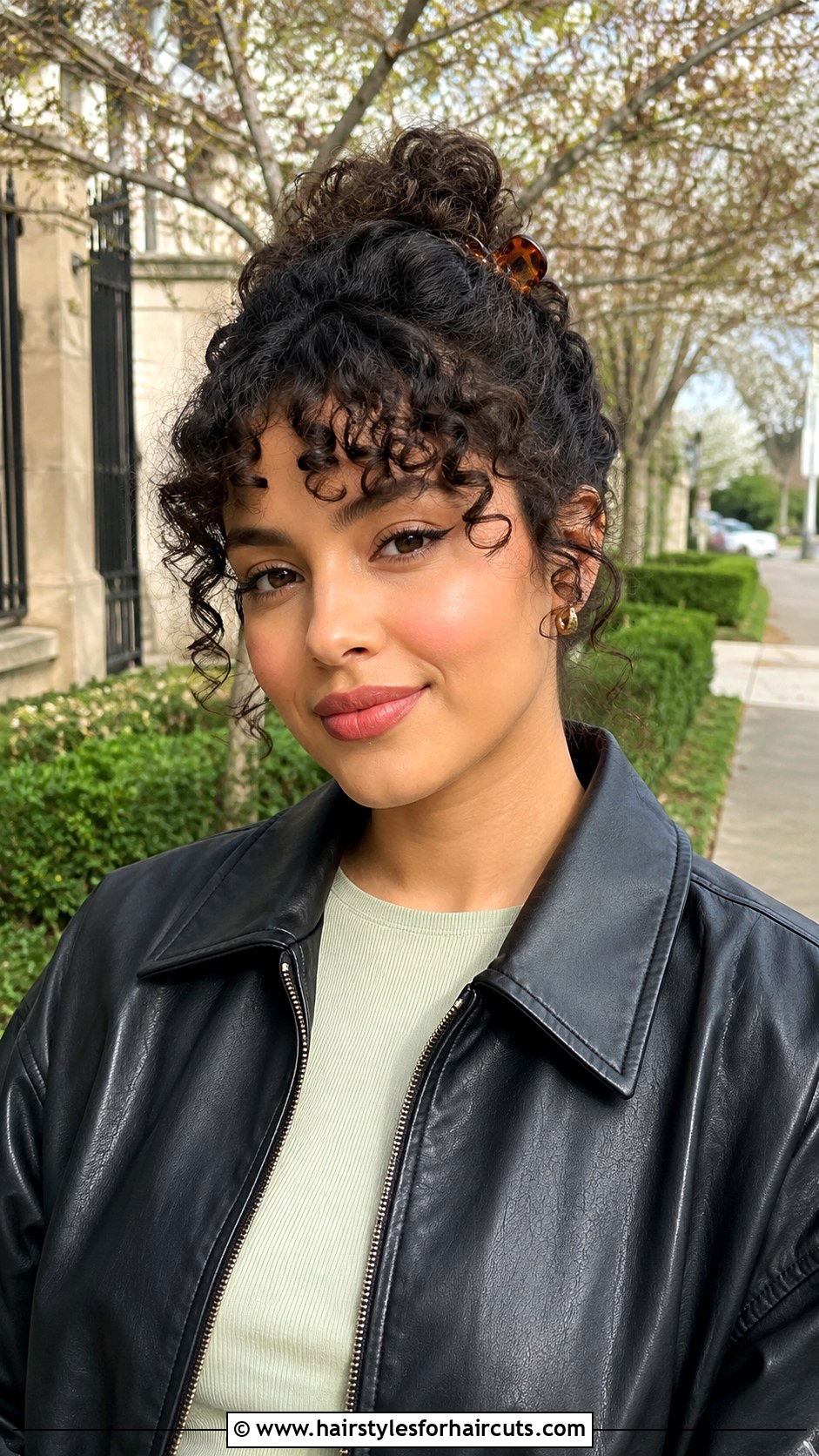 Banana Clip With Curly Bangs - 25 banana clip natural hairstyles - 25 banana clip natural hairstyles