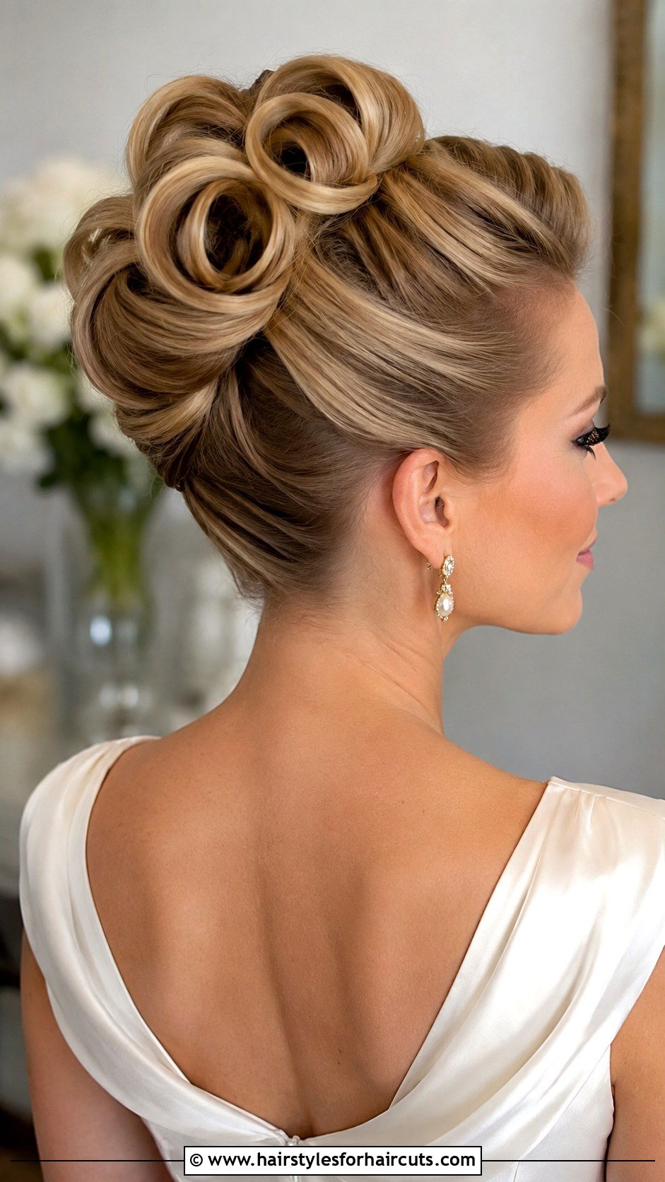 Barrel Curl Updo - 25 curly hair 1930s hairstyles - 25 curly hair 1930s hairstyles
