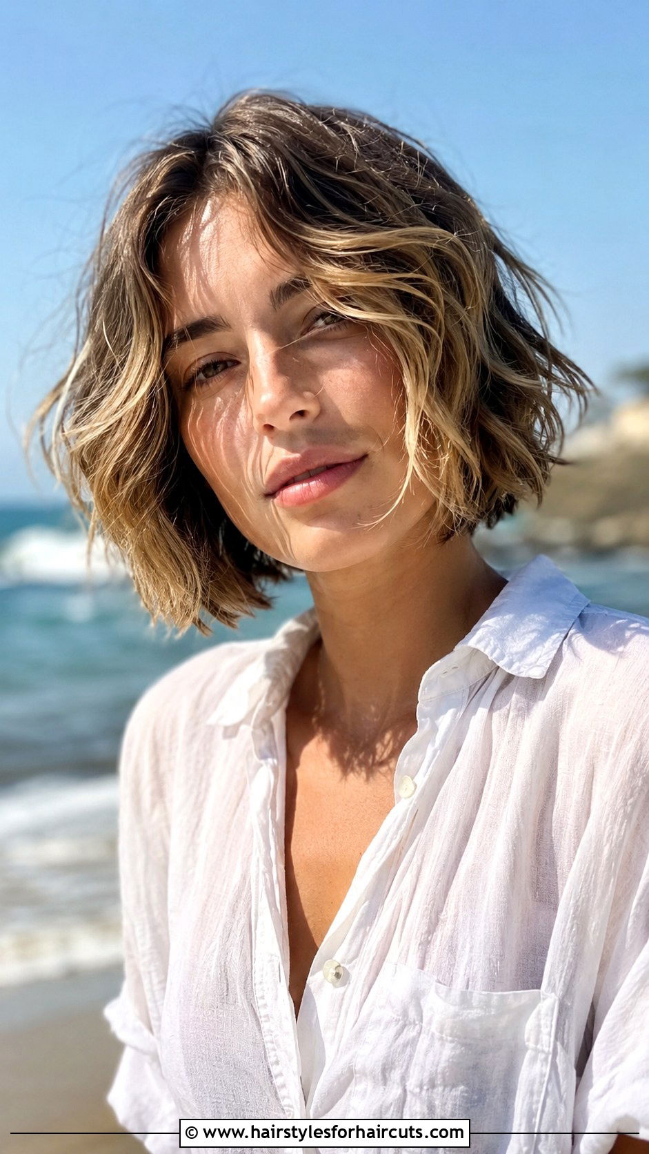 Beach Waves Short Bob - 25 hairstyles for short hair tutorial - 25 hairstyles for short hair tutorial