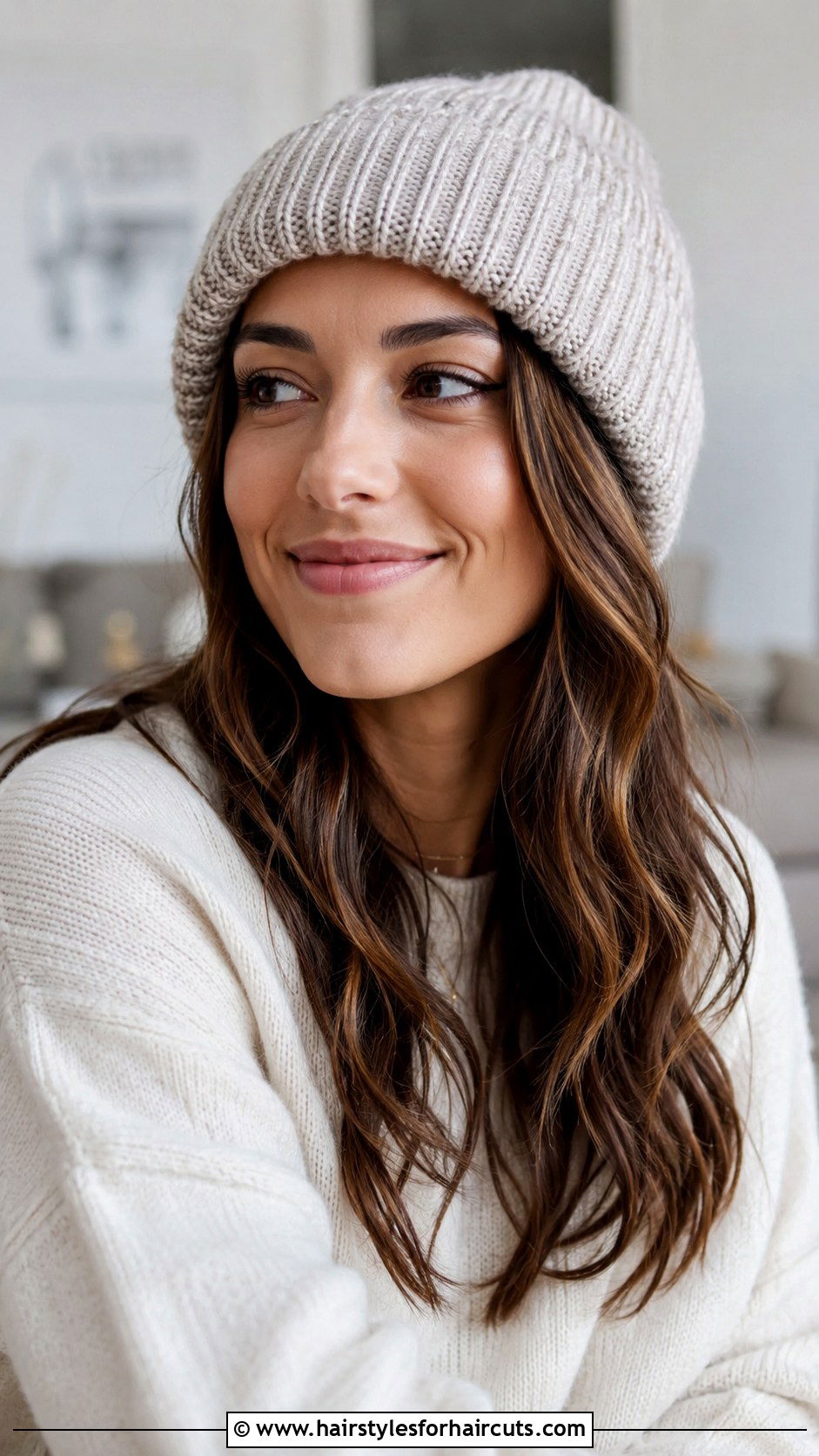 Beanie Friendly Loose Waves - 25 cute winter hairstyles for long hair - 25 cute winter hairstyles for long hair