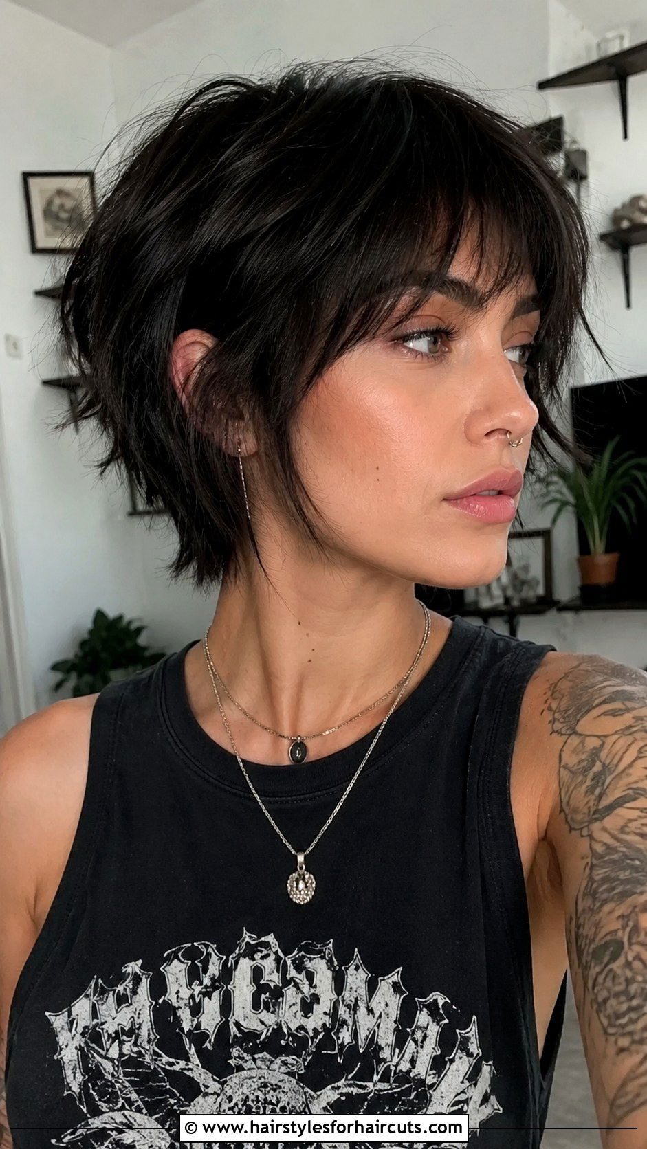Bixie Bob - 25 bob haircuts dark hair - 25 bob haircuts dark hair