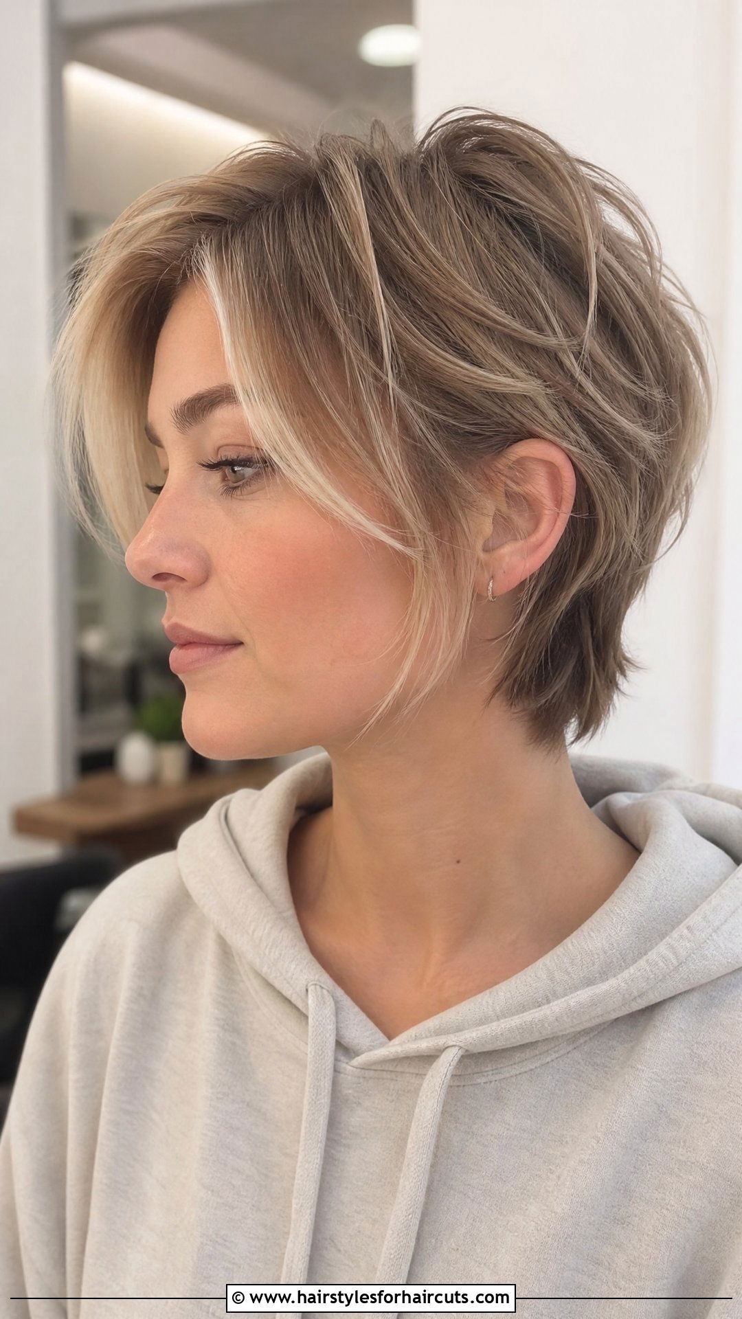 Bixie Cut - 25 medium length haircuts for fine hair women - 25 medium length haircuts for fine hair women