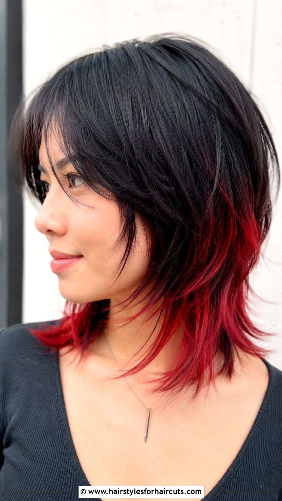 Black Razor Cut With Red Ends - 25 red and black short hairstyles - 25 red and black short hairstyles