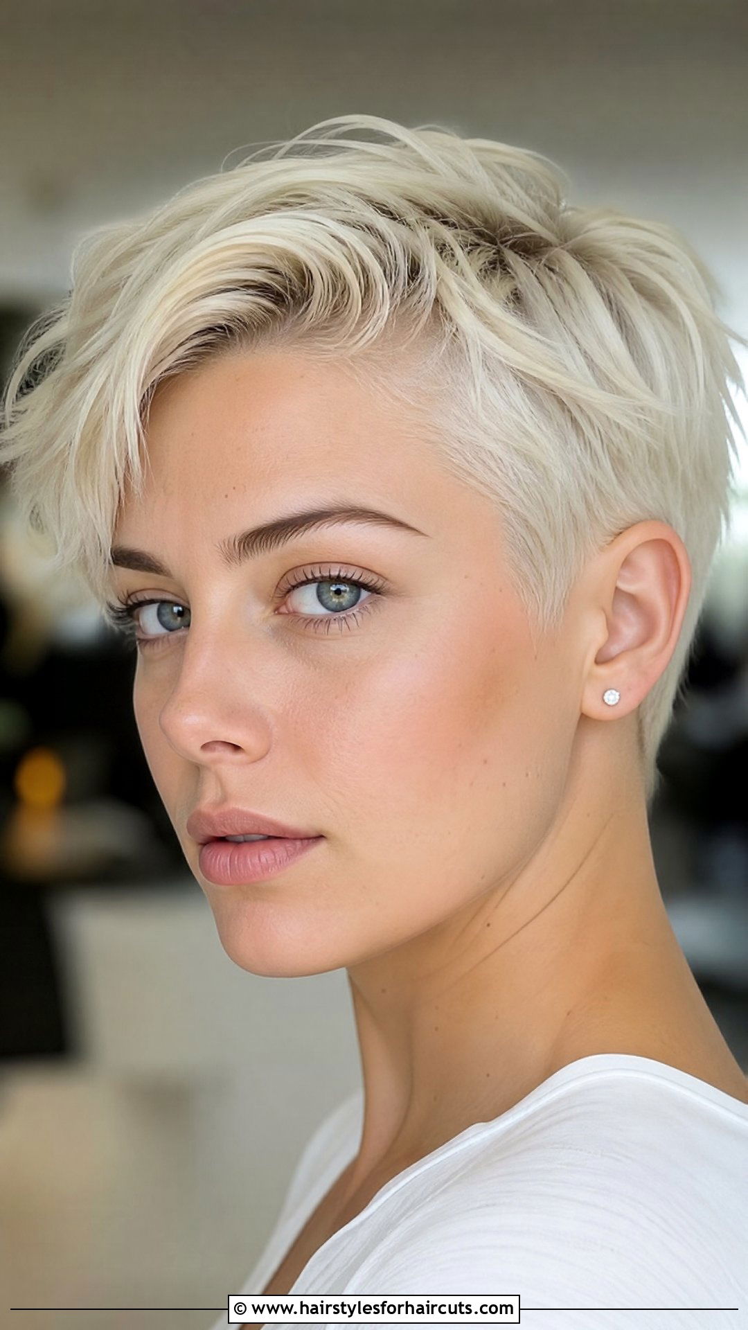Bleached Blonde Cropped Cut - 25 good haircuts for blonde hair - 25 good haircuts for blonde hair