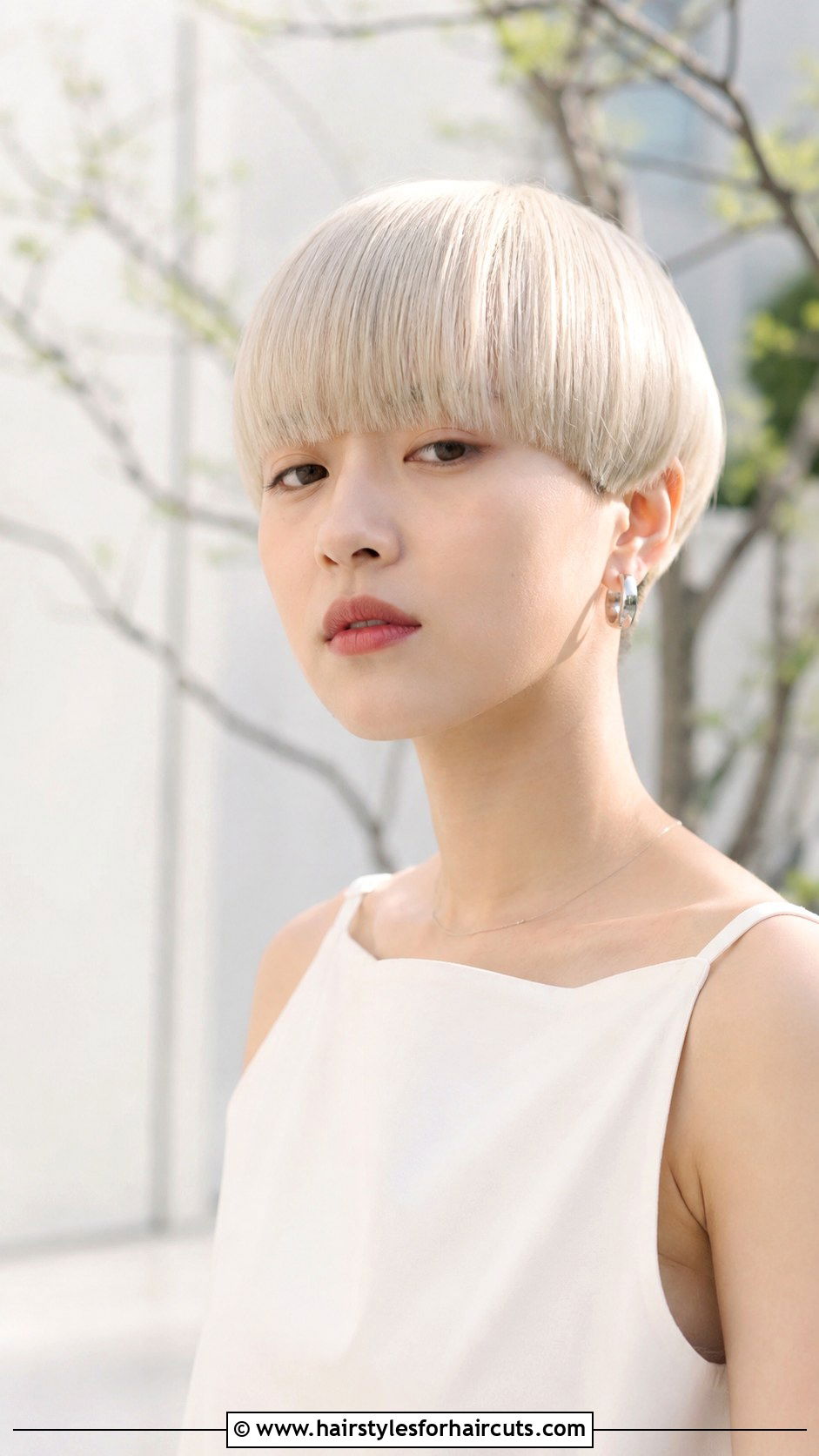 Bleached Bowl Cut - 25 bleached hairstyles - 25 bleached hairstyles