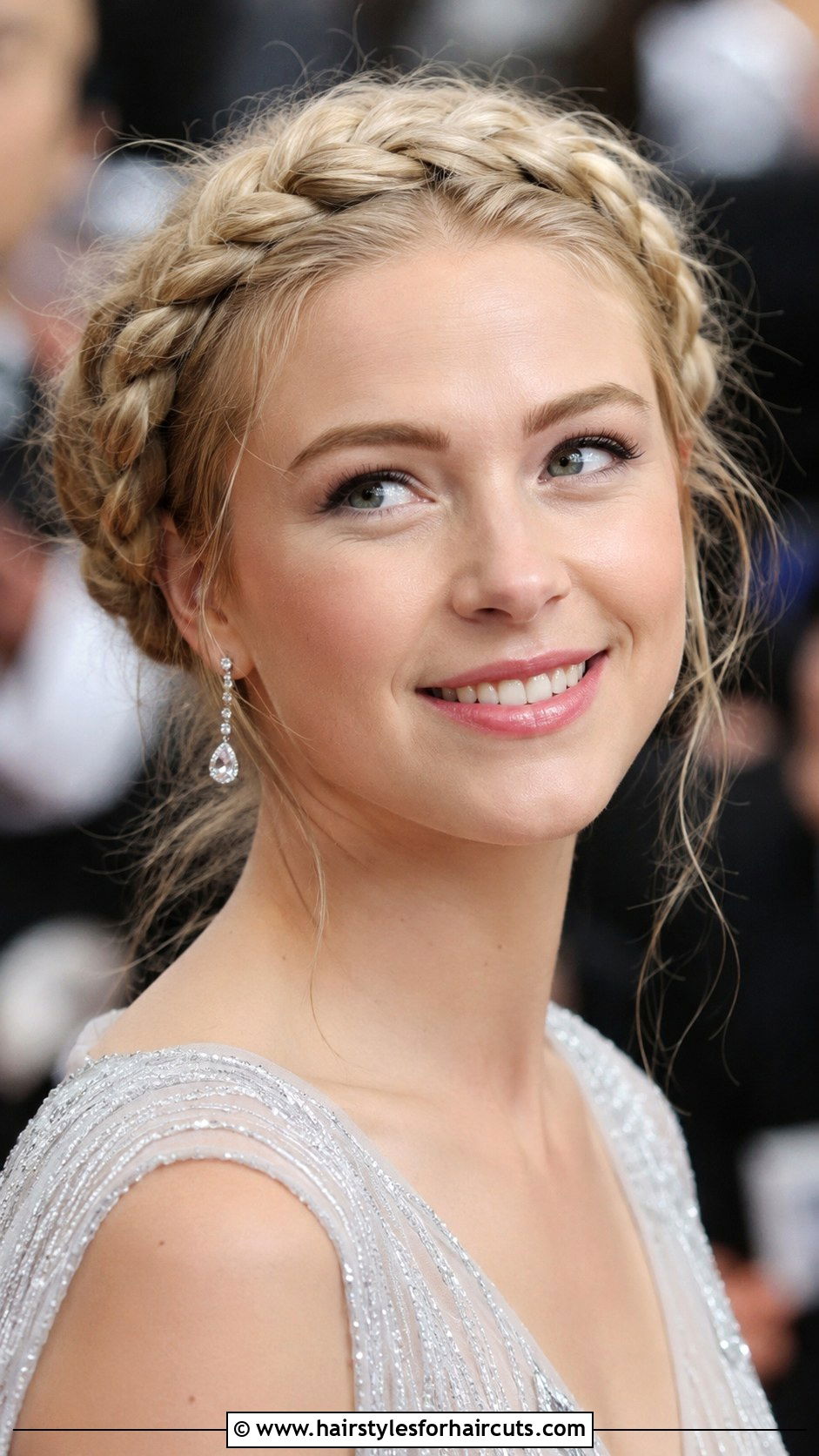 Blonde Halo Braid - 25 braided hairstyles blonde hair - 25 braided hairstyles blonde hair