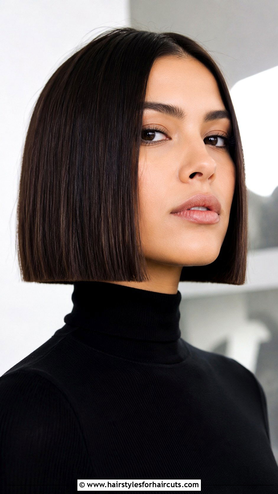 Blunt Bob - 25 best hairstyles for medium hair - 25 best hairstyles for medium hair
