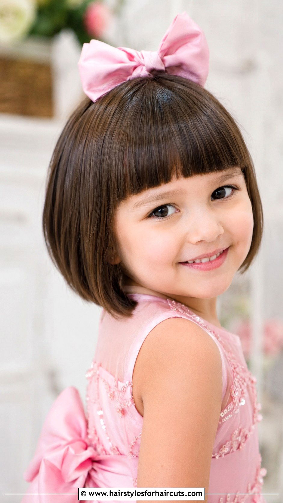 Blunt Bob With Bow Accessory - 25 cute girls hairstyles for short hair - 25 cute girls hairstyles for short hair