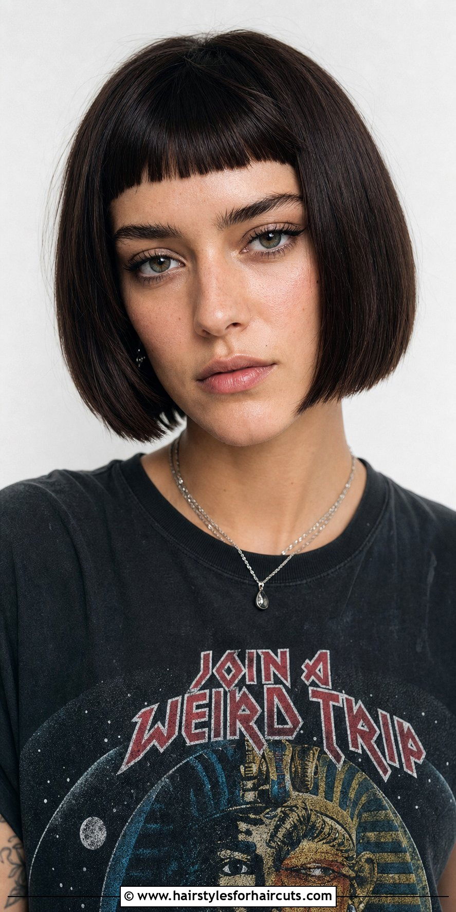 Blunt Bob With Micro Bangs - 25 bob haircuts with bangs for thin hair - 25 bob haircuts with bangs for thin hair