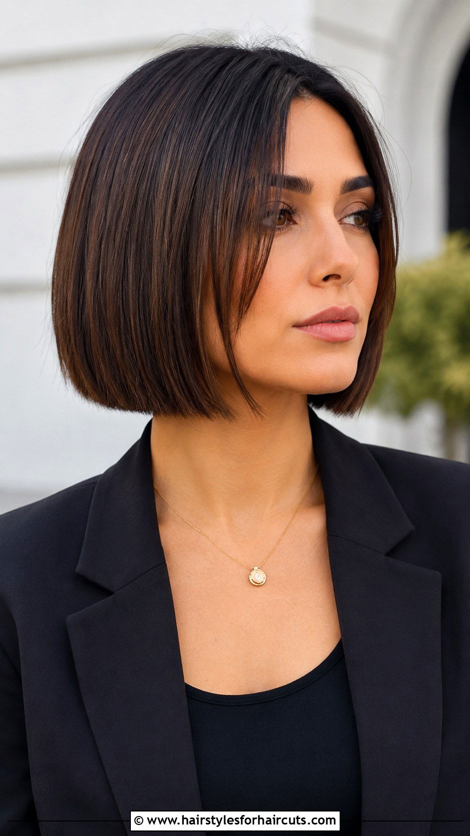 Blunt Cut Bob - 25 ebony hairstyles - 25 ebony hairstyles