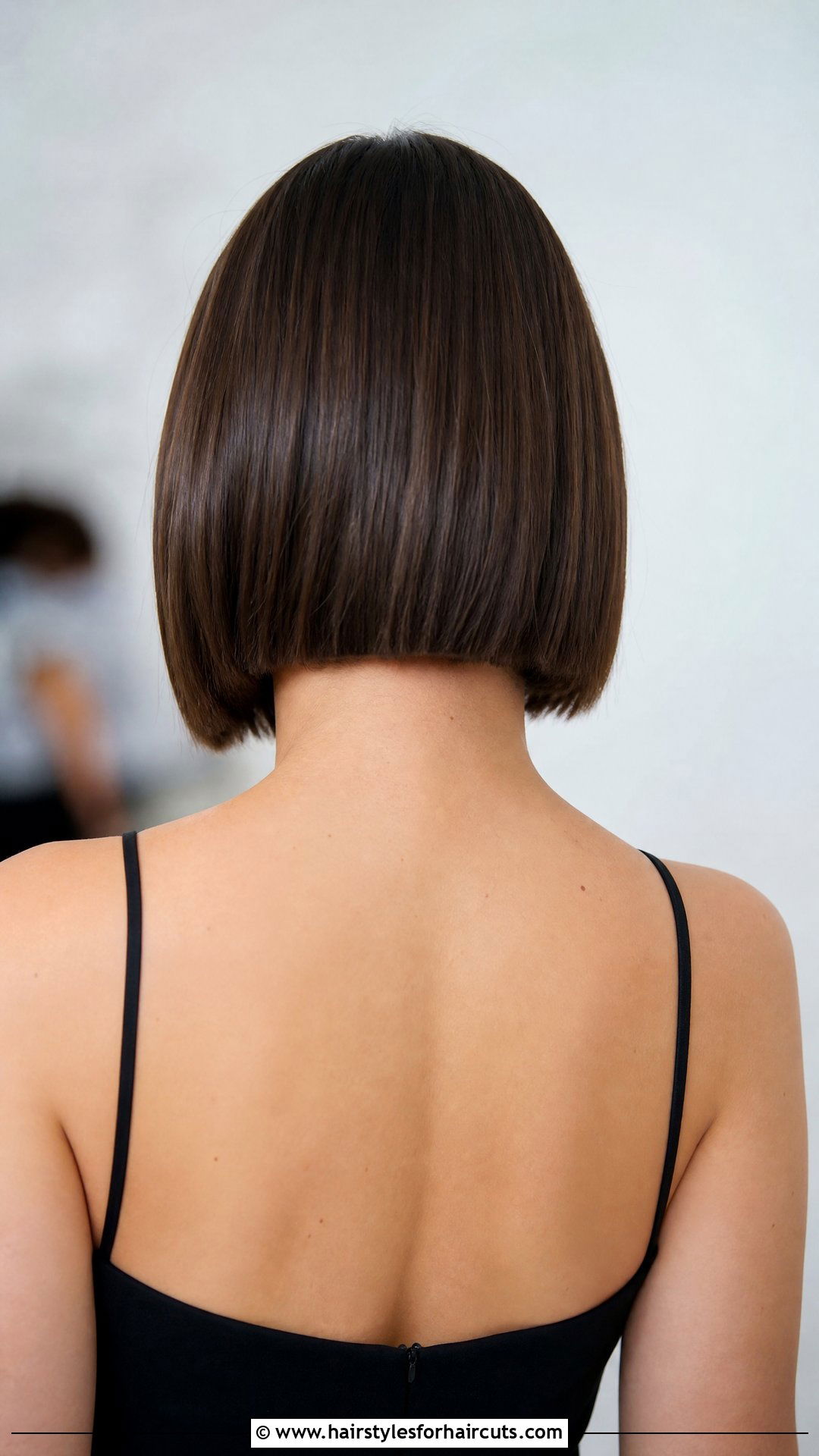 Blunt Cut Haircut - 25 haircuts back of head - 25 haircuts back of head