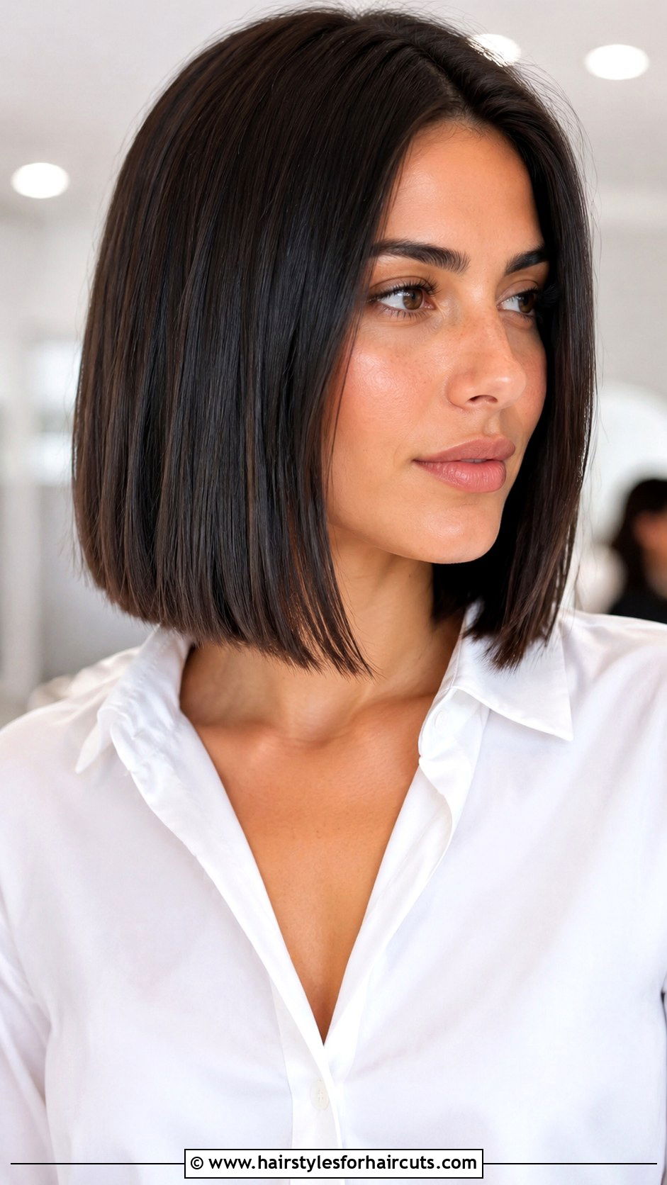Blunt Lob - 25 best haircuts for straight hair oval face - 25 best haircuts for straight hair oval face
