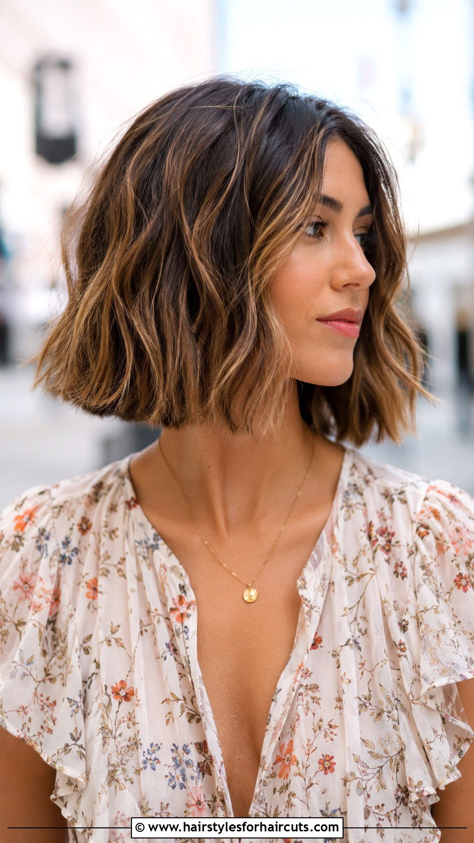 Blunt Wavy Bob - 25 blunt hairstyles - 25 blunt hairstyles
