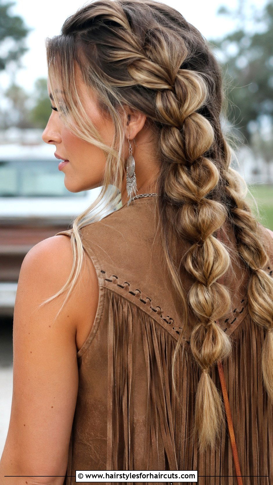 Boho Fairy Loop Braid Hairstyle - 25 fairy hairstyles - 25 fairy hairstyles