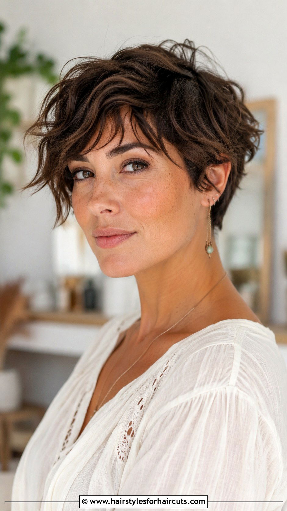 Boho Pixie Cut With Waves - 25 boho hairstyles short hair - 25 boho hairstyles short hair
