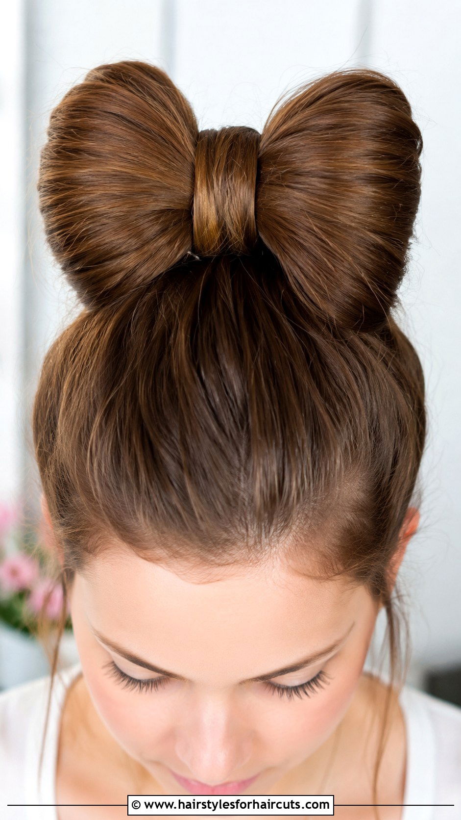 Bow Bun - 25 easy hairstyles for school - 25 easy hairstyles for school