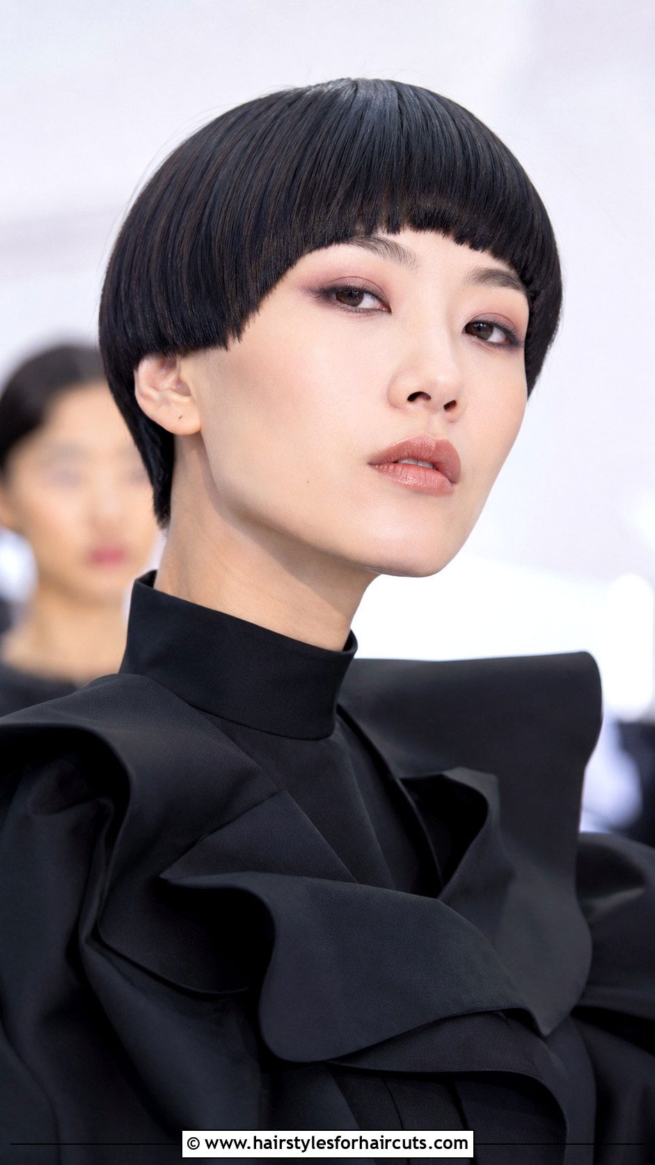 Bowl Cut - 25 haircuts for short hair for women - 25 haircuts for short hair for women