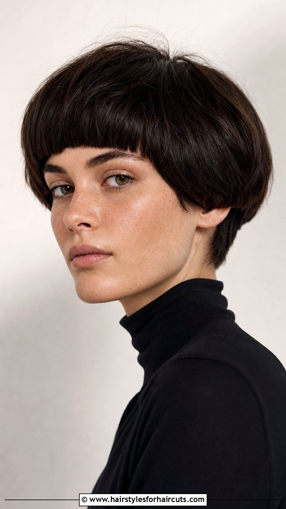 Bowl Cut With Texture - 25 short haircuts for poofy hair - 25 short haircuts for poofy hair