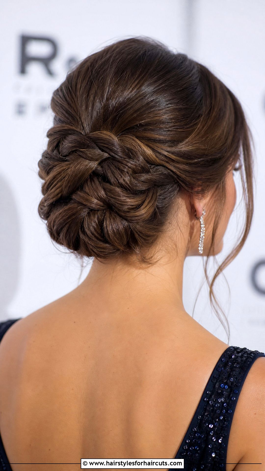 Braided Bun For Medium Hair - 25 travel hairstyles for medium hair - 25 travel hairstyles for medium hair