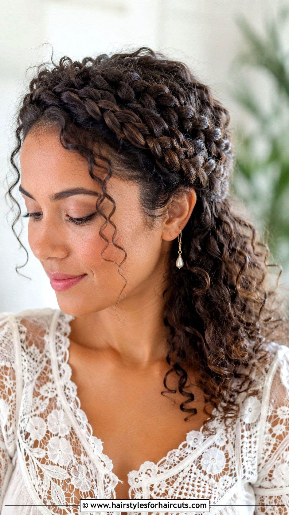 Braided Crown For Curly Hair - 25 easy curly hairstyles - 25 easy curly hairstyles
