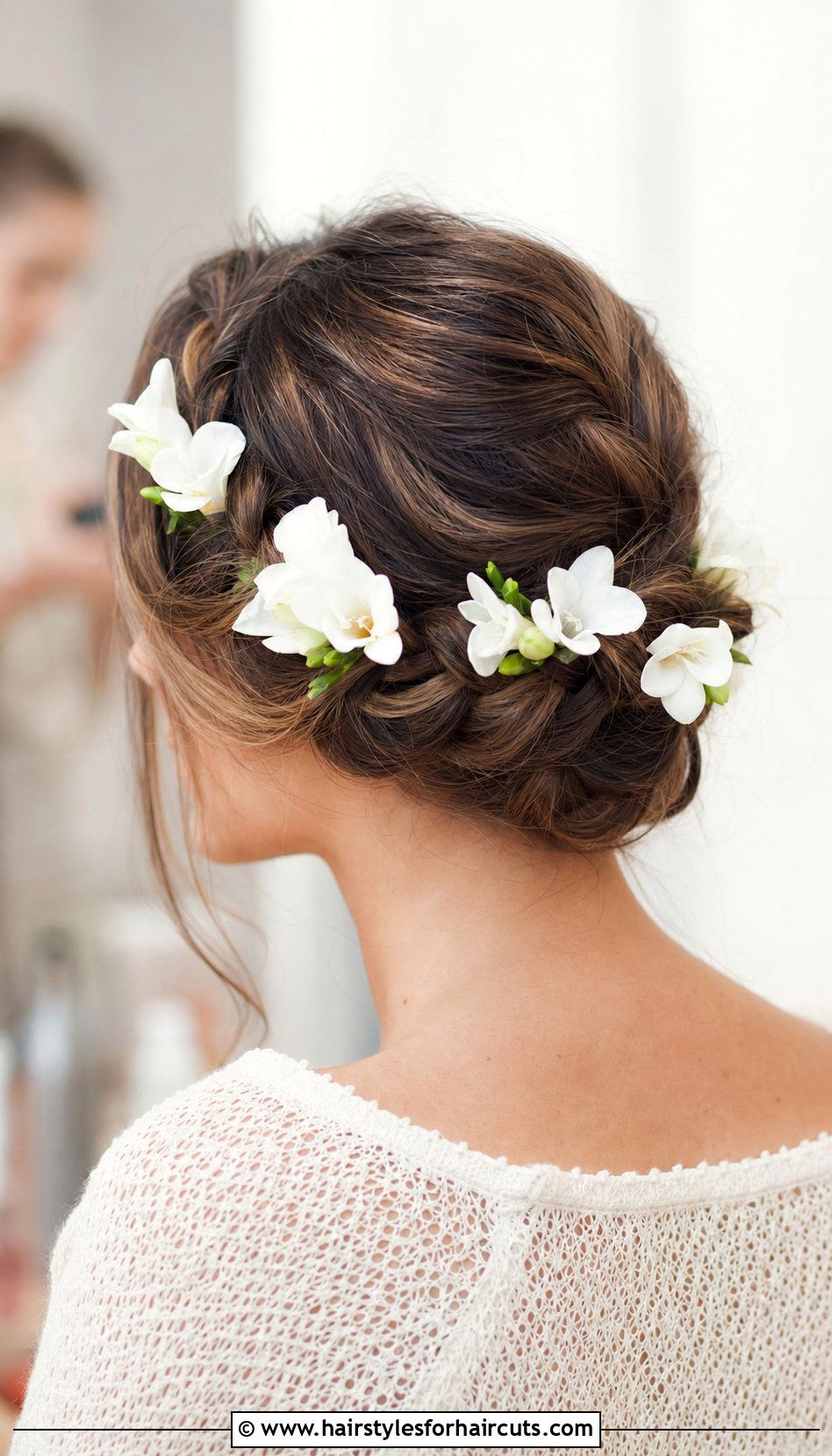 Braided Crown With Flowers - 25 hairstyles with flowers - 25 hairstyles with flowers