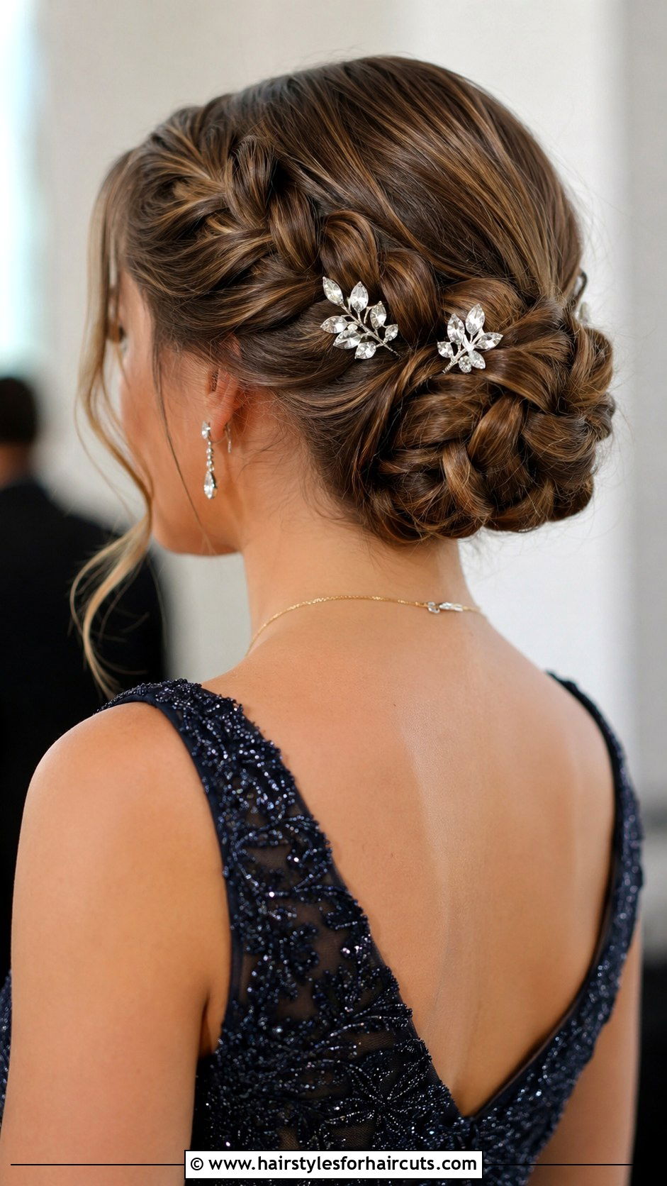 Braided Low Bun With Clips - 25 easy hairstyles with hair clips - 25 easy hairstyles with hair clips