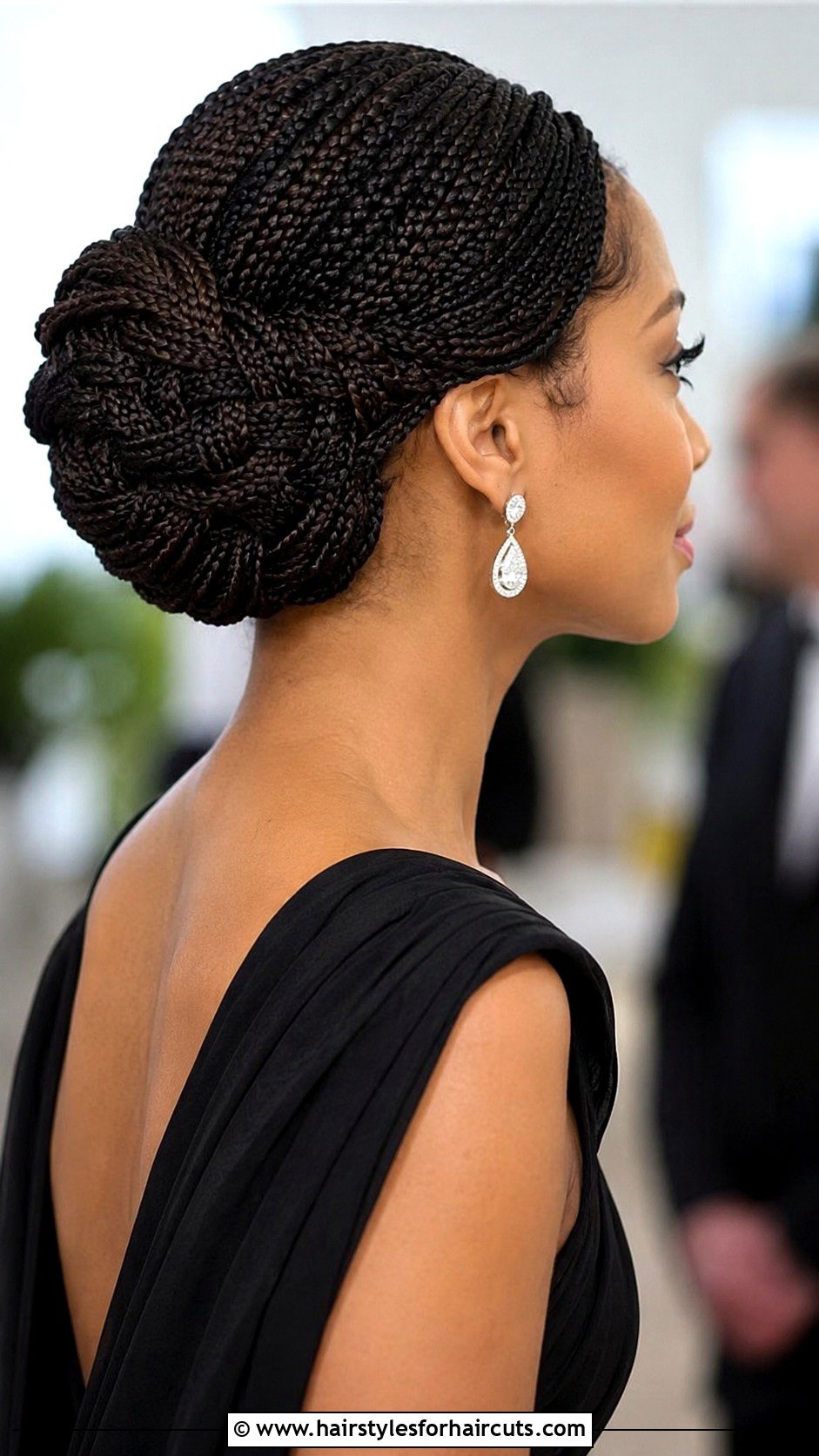 Braided Low Chignon - 25 complicated hairstyles - 25 complicated hairstyles