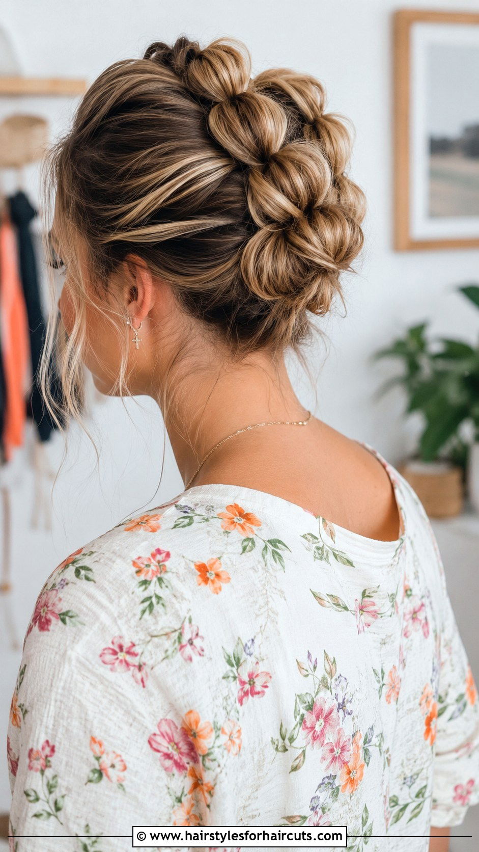 Bubble Braid Chignon - 25 chignon hairstyles for medium length hair - 25 chignon hairstyles for medium length hair