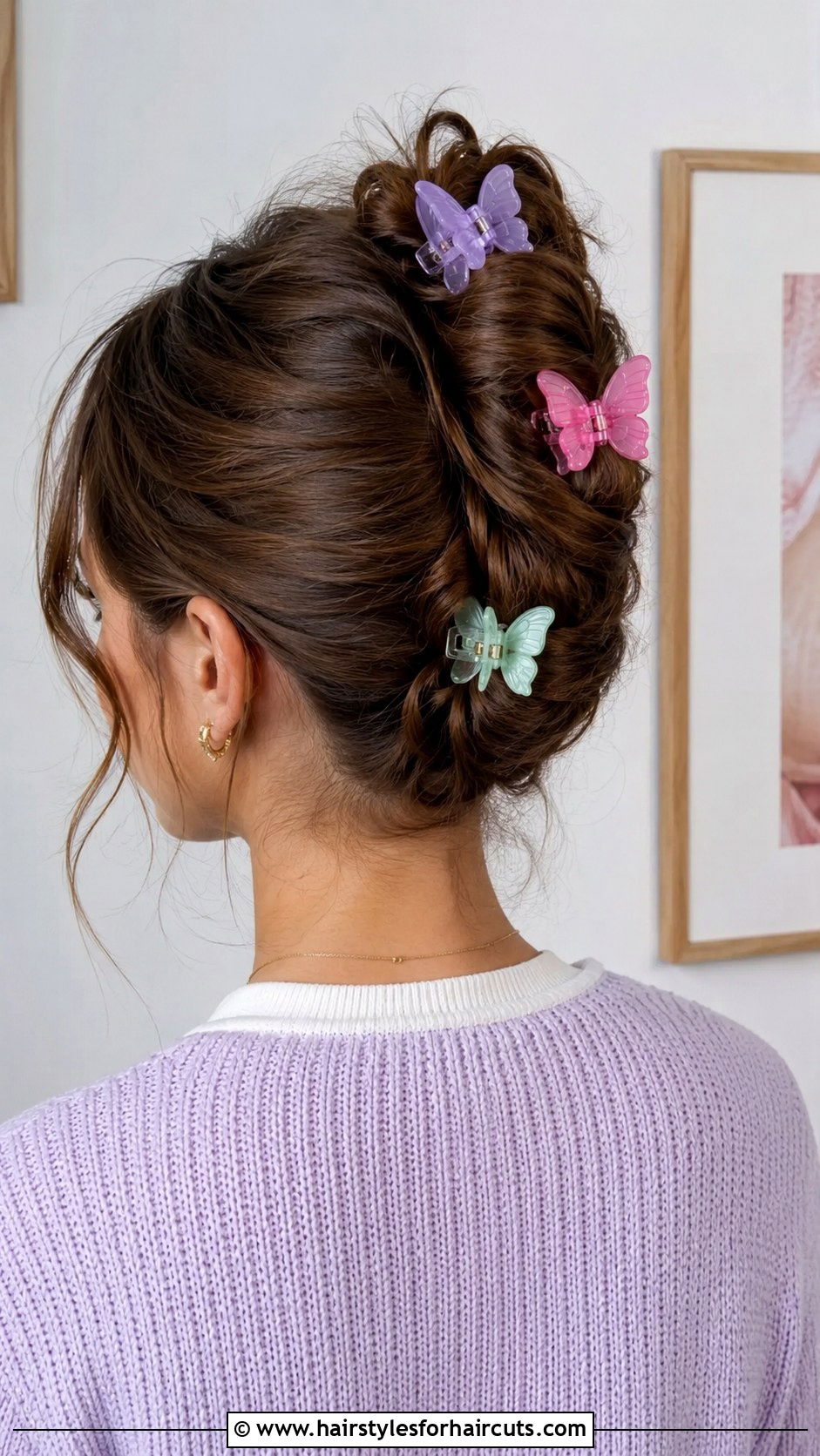 Butterfly Clip Updo - 25 2000s hairstyles - 25 2000s hairstyles