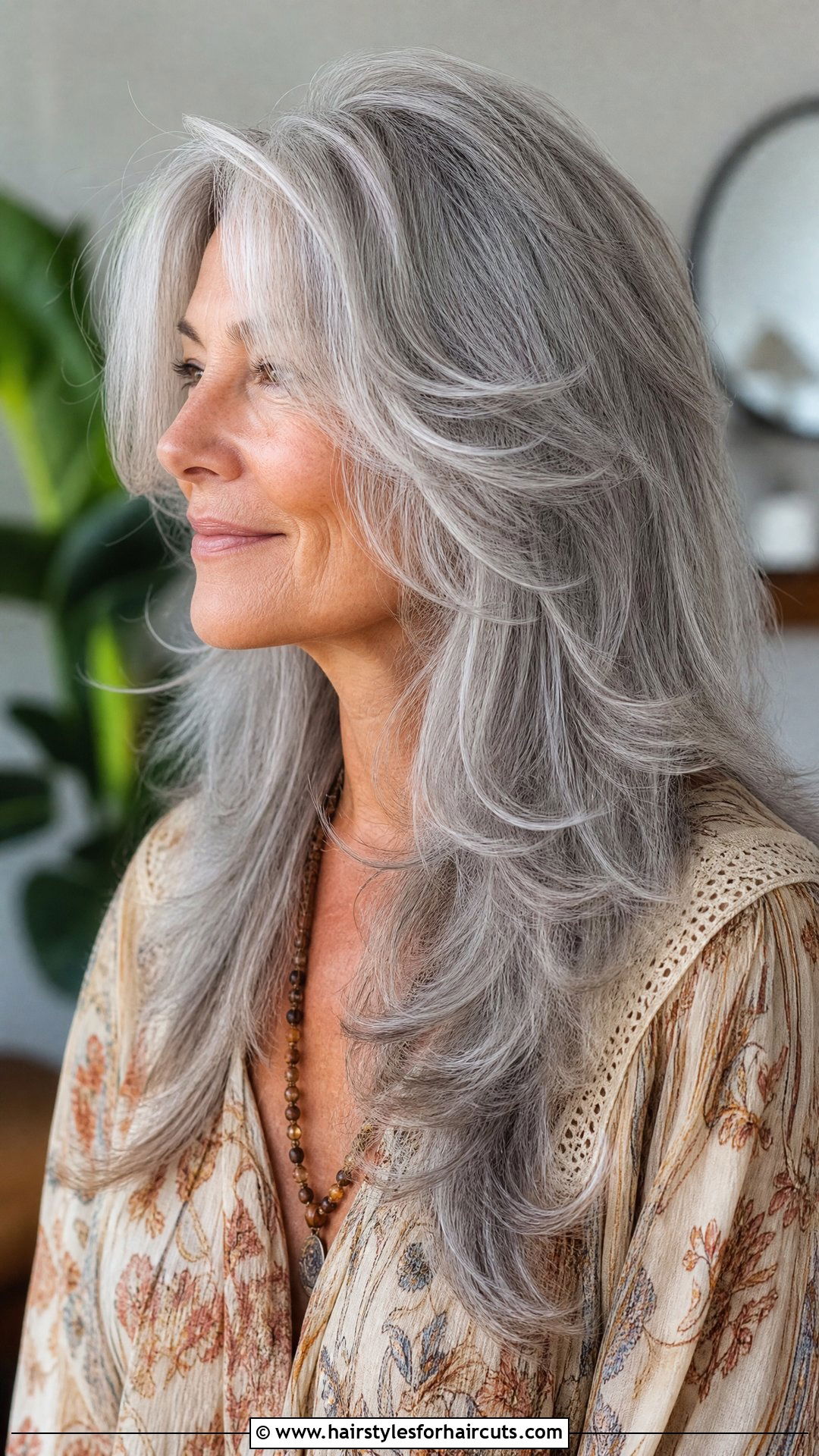 Butterfly Cut Grey Hair - 25 haircuts grey hair - 25 haircuts grey hair