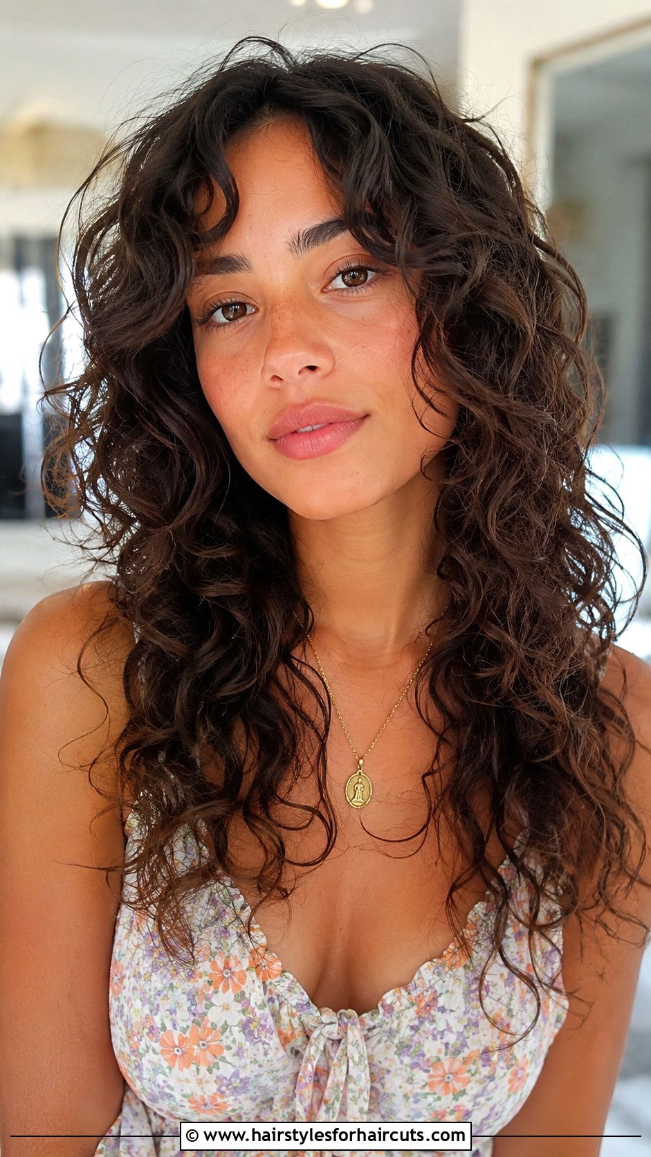 Butterfly Haircut For Curly Hair - 25 face framing haircuts for curly hair - 25 face framing haircuts for curly hair