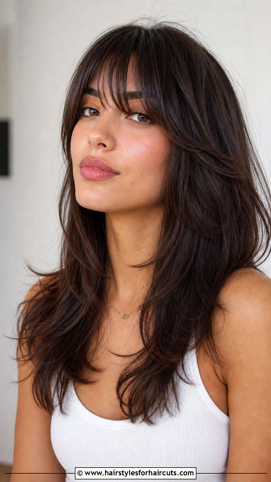 Butterfly Haircut With Bottleneck Bangs For Thick Hair - 25 butterfly haircuts for thick hair - 25 butterfly haircuts for thick hair