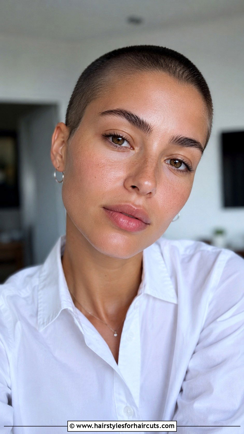 Buzz Cut With Laminated Eyebrows - 25 eyebrow haircuts - 25 eyebrow haircuts