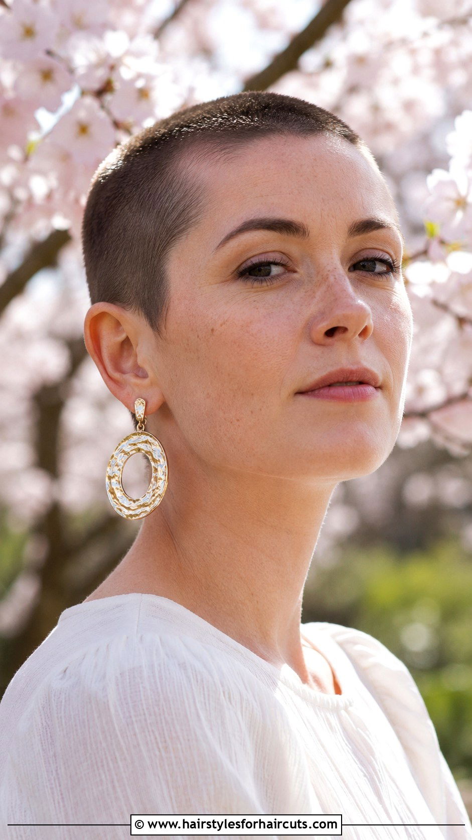 Buzz Cut Women - 25 haircuts out - 25 haircuts out