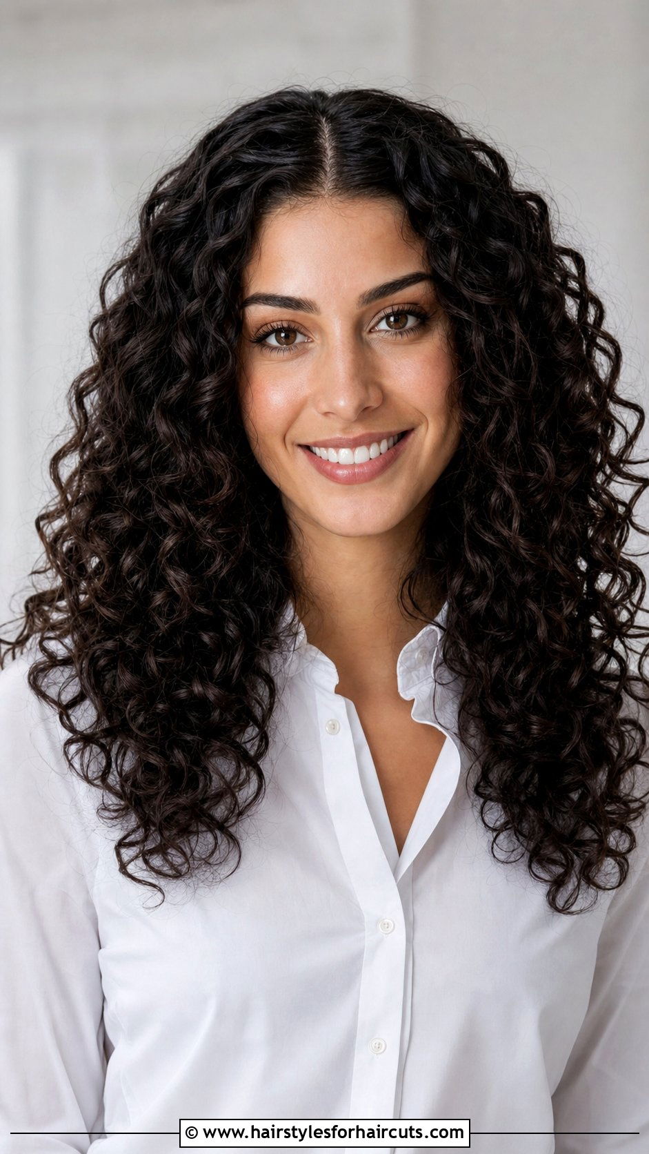 Center Part Curly Hair - 25 women curly hairstyles - 25 women curly hairstyles