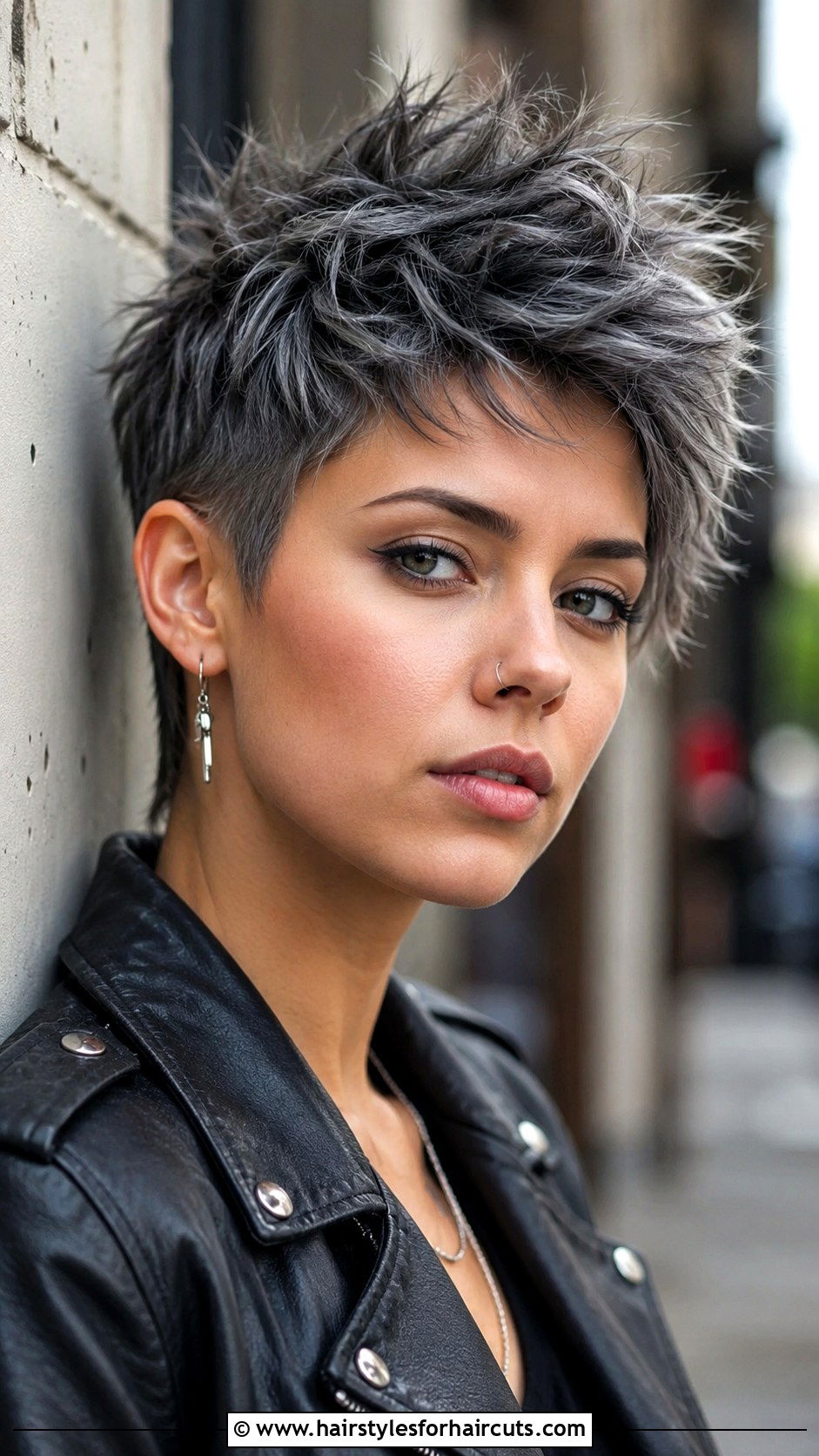 Charcoal Gray Pixie Cut - 25 gray hairstyles for young woman - 25 gray hairstyles for young woman