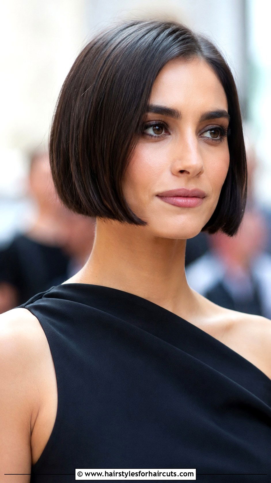 Cheekbone Grazing Bob For Thin Hair - 25 best hairstyles for very thin hair - 25 best hairstyles for very thin hair