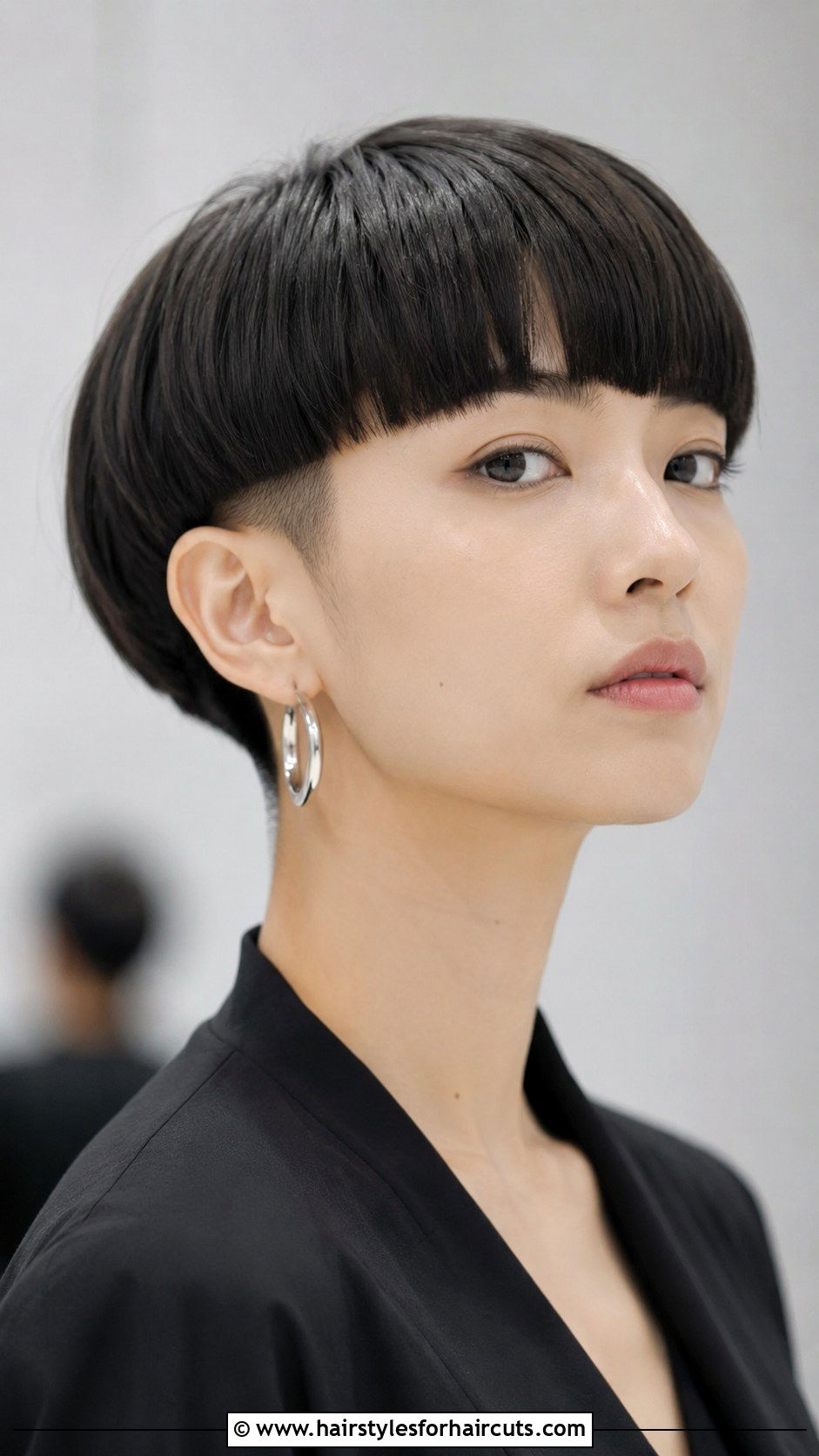 Chic Bowl Cut - 25 haircuts lake forest - 25 haircuts lake forest